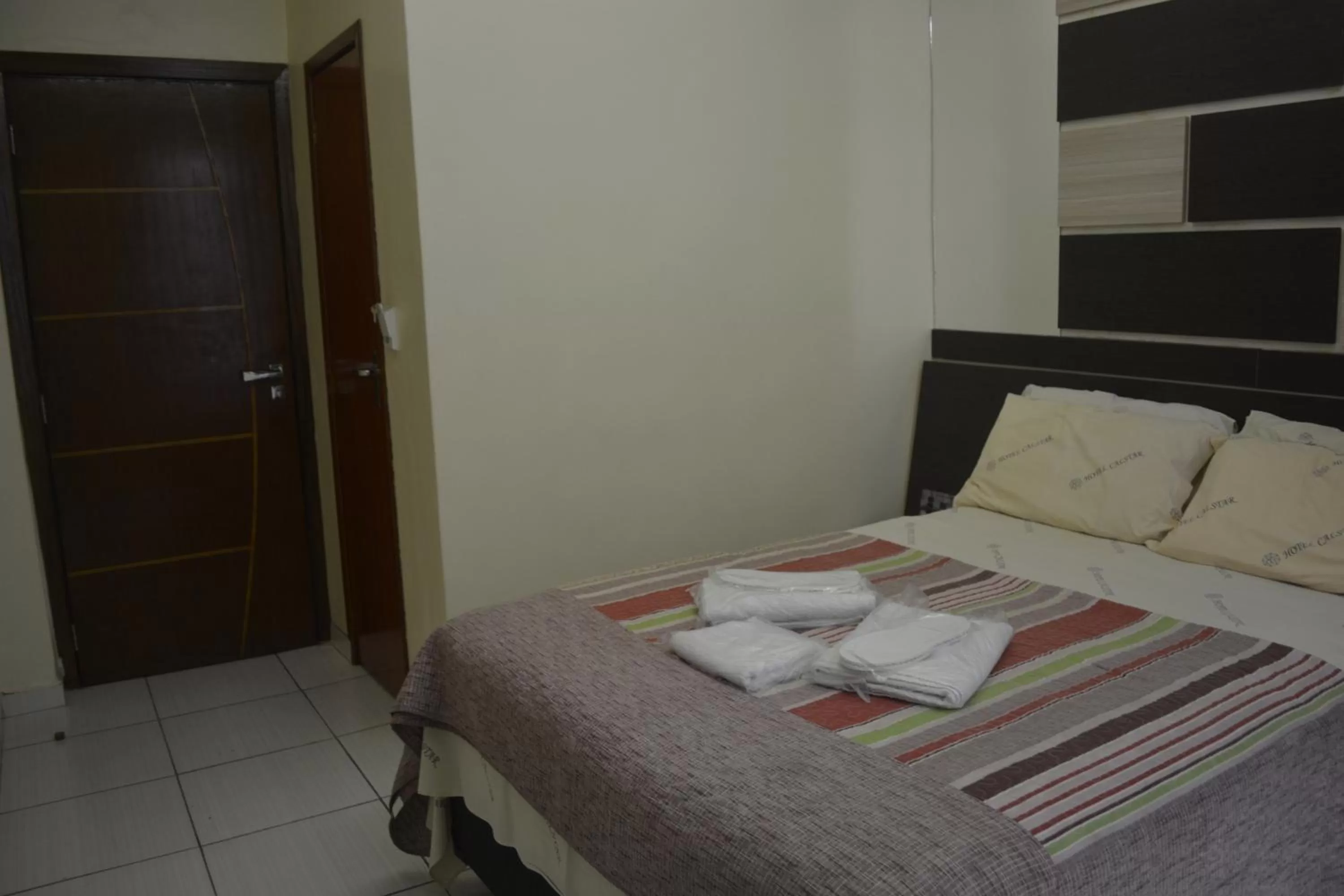 Bed in Hotel Calstar