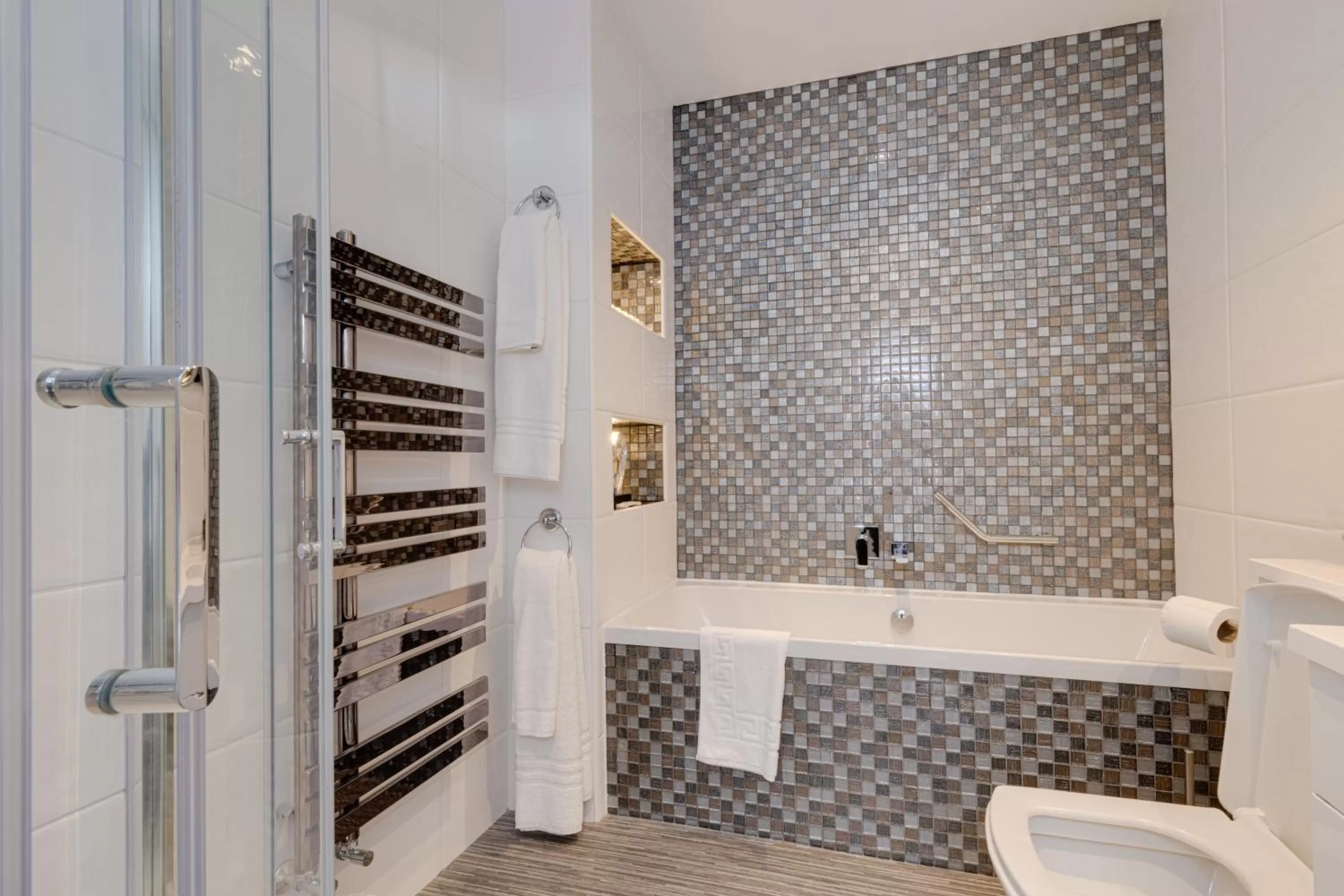 Bathroom in Park Manor Hotel