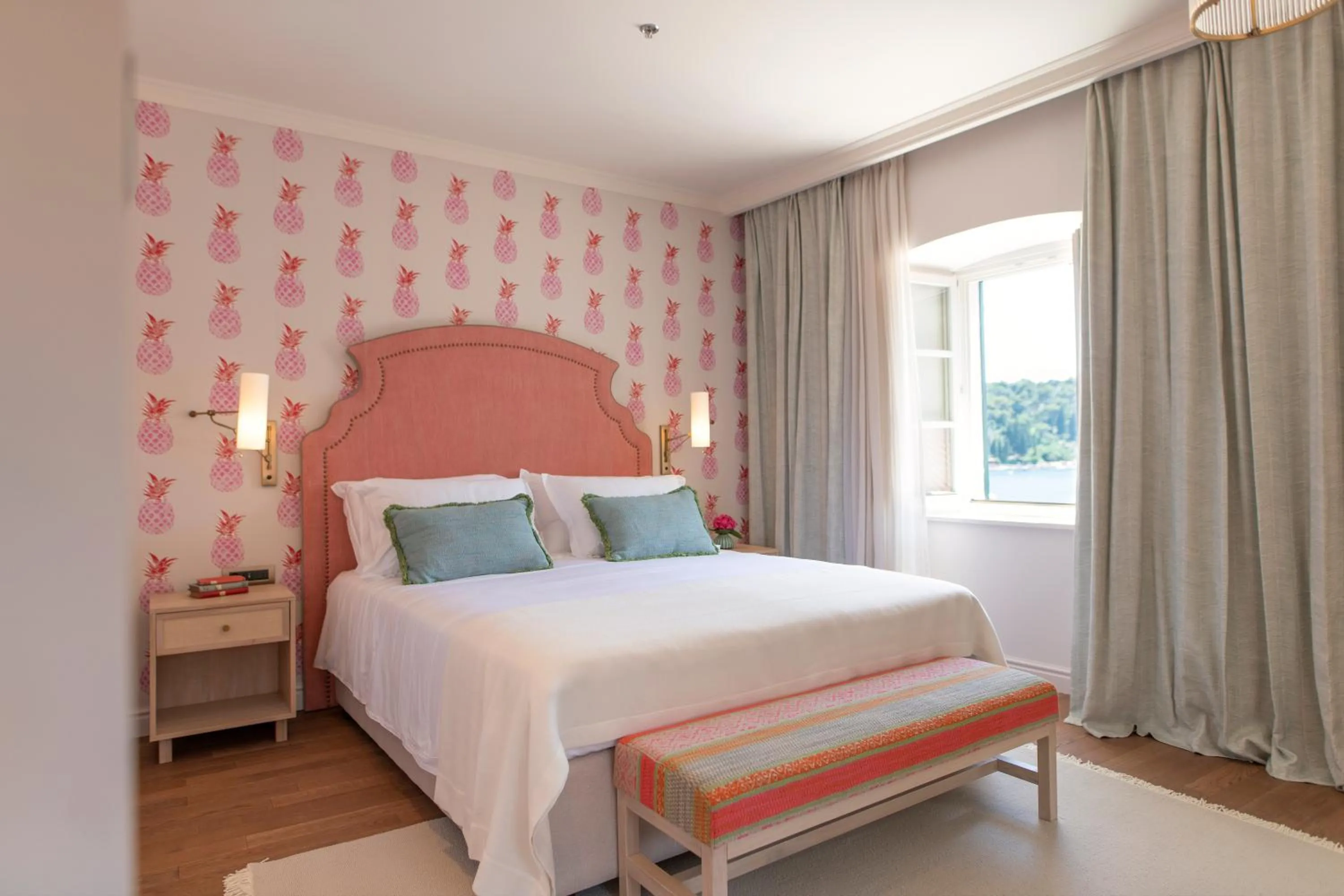 Bed in Hotel Supetar