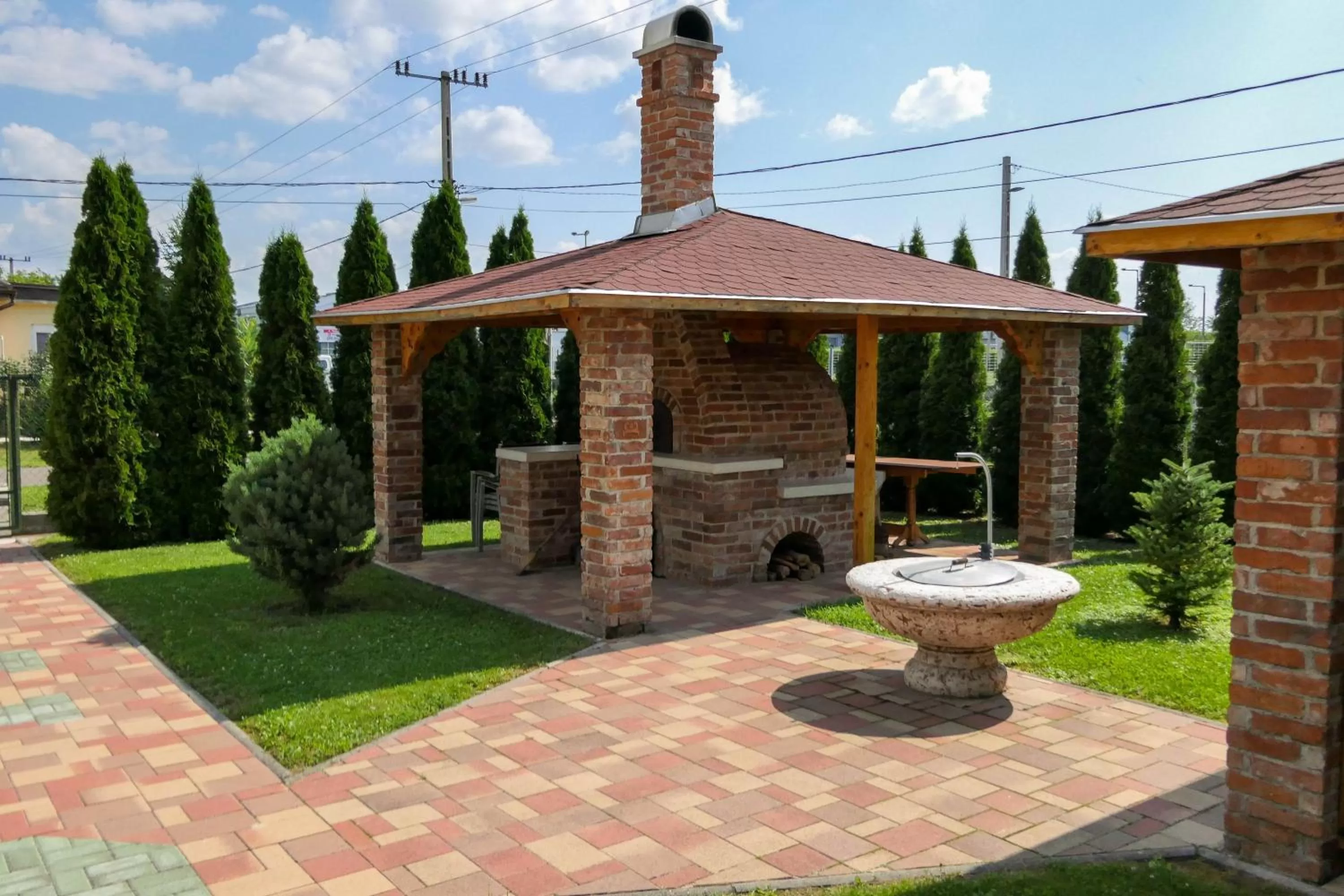 HBH Bajor Sörház Sólyomfészek Panzió