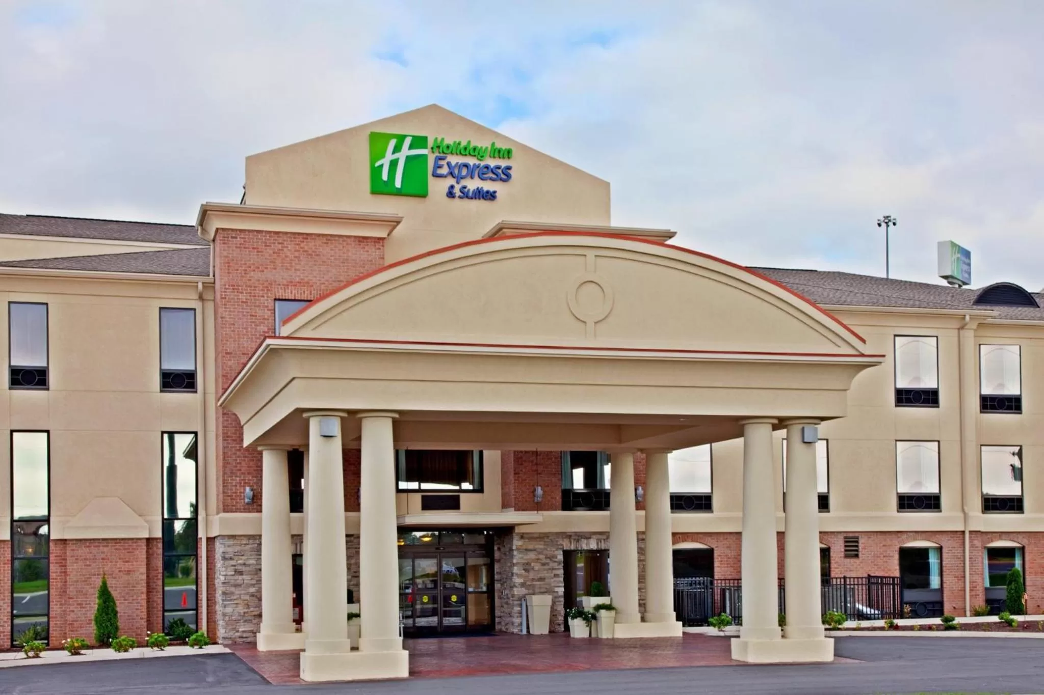 Property building in Holiday Inn Express Hotel & Suites Franklin by IHG