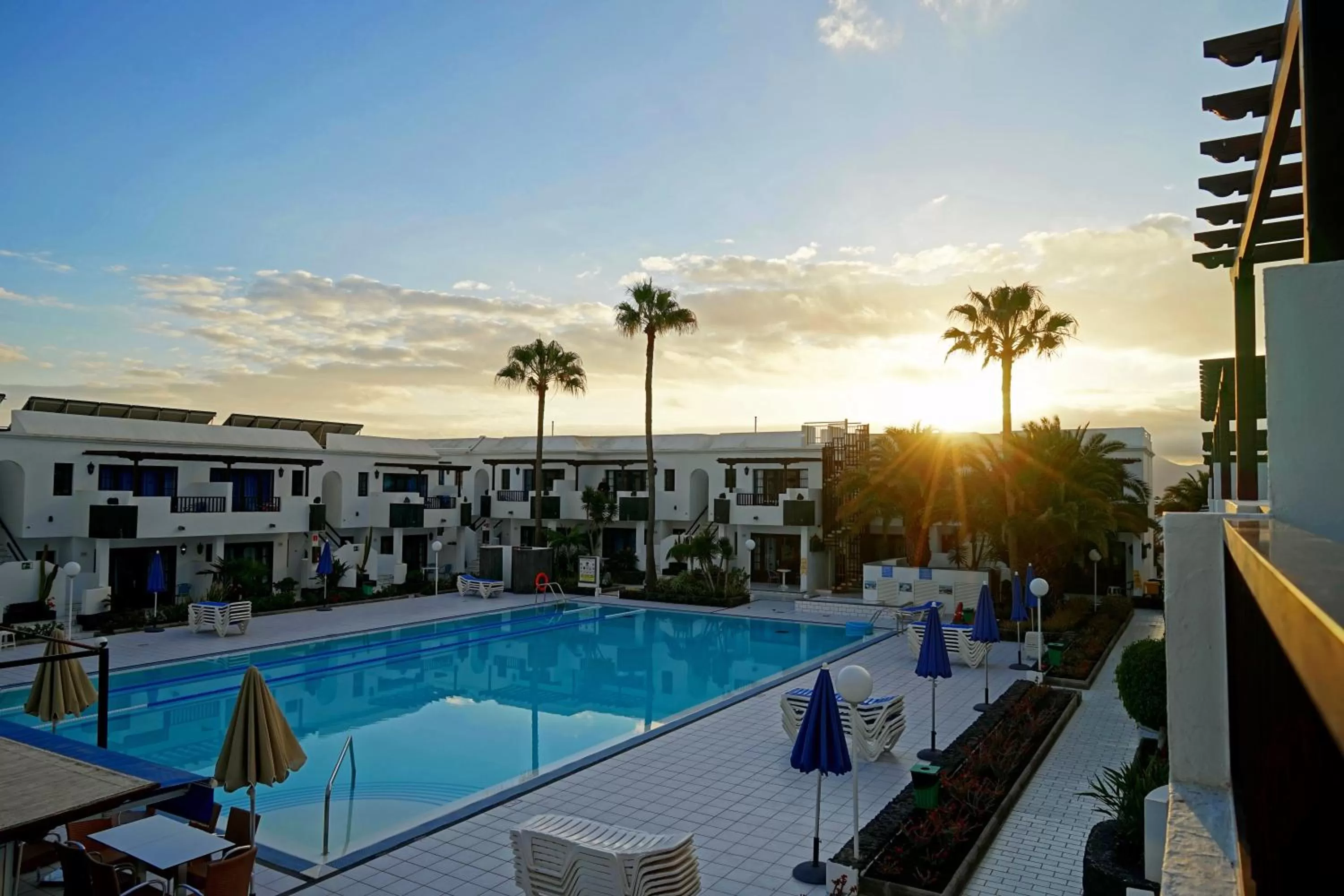 Swimming pool in Plaza Azul