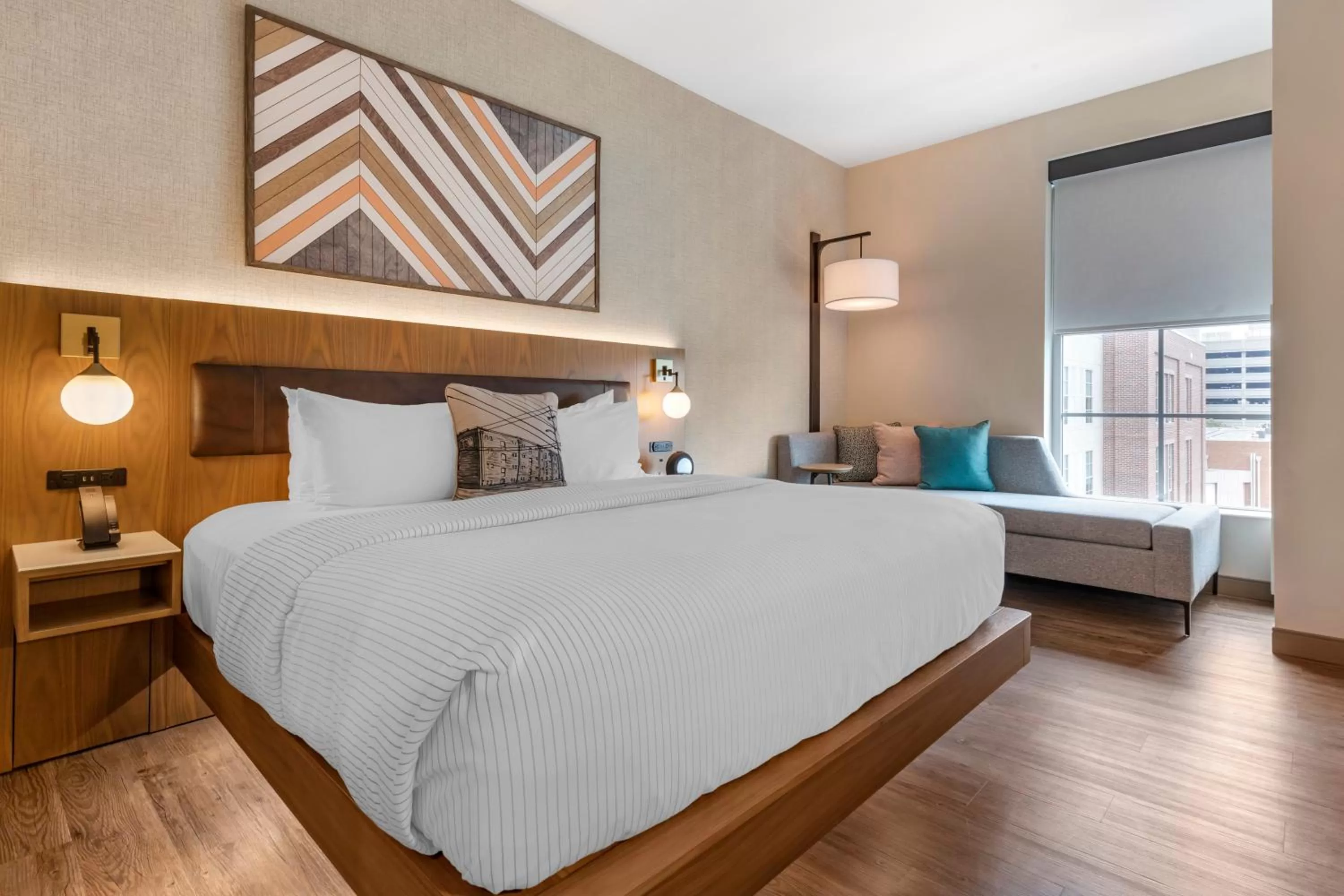 King Room with Roll-In Shower - Disability Access in Cambria Hotel Columbia Downtown the Vista