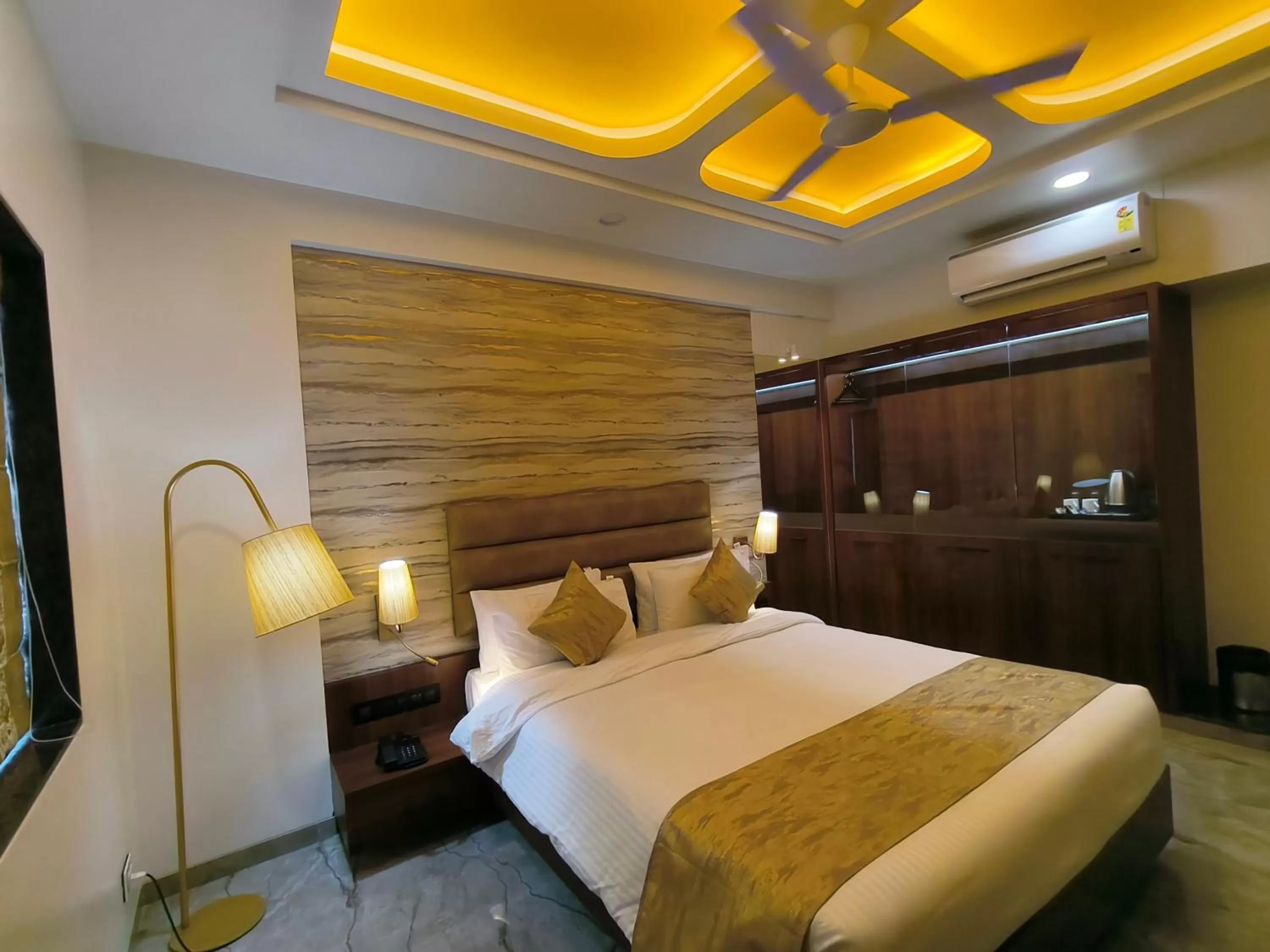 Bed in Four Petals Executive by LHMS