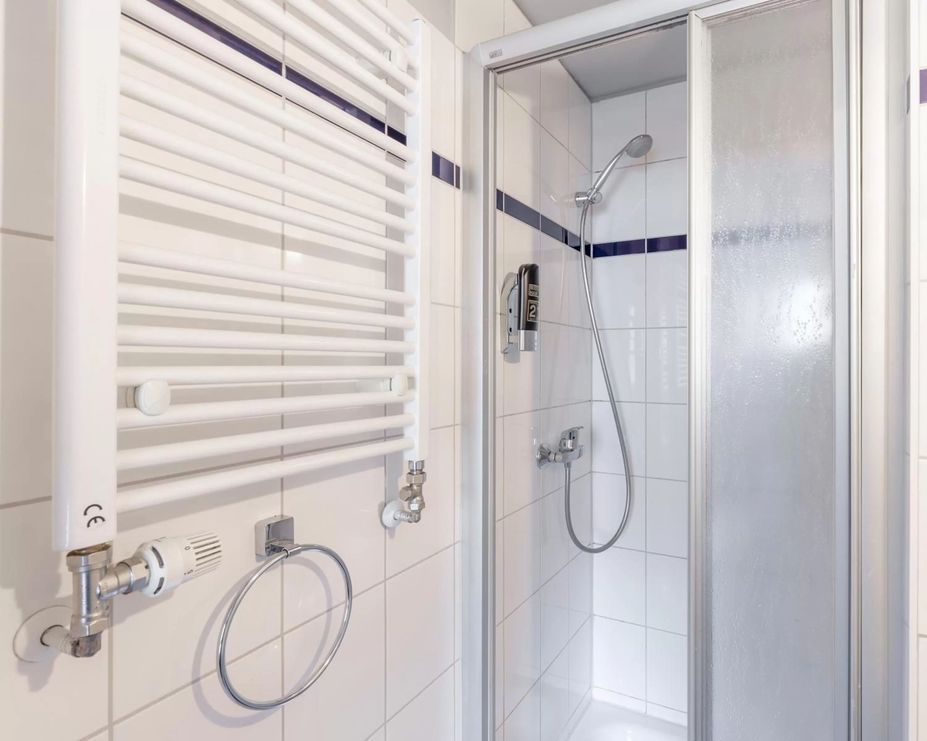 Bathroom in a&o Berlin Hauptbahnhof