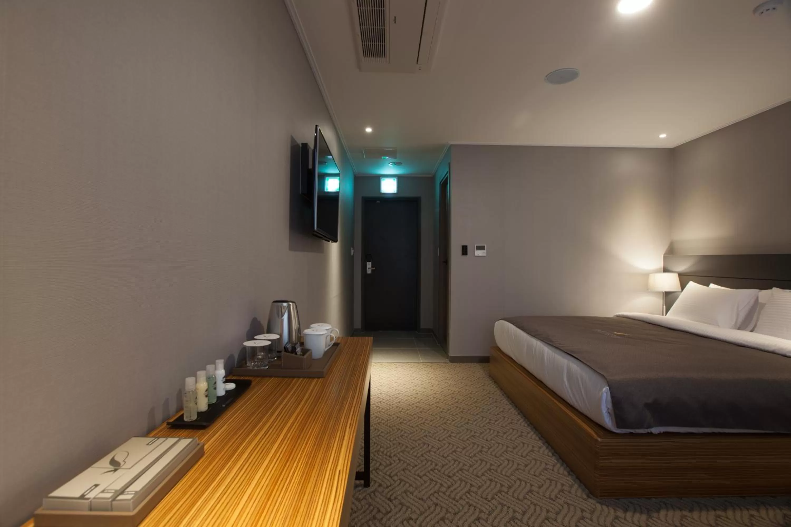 Photo of the whole room, Bed in GnB Hotel