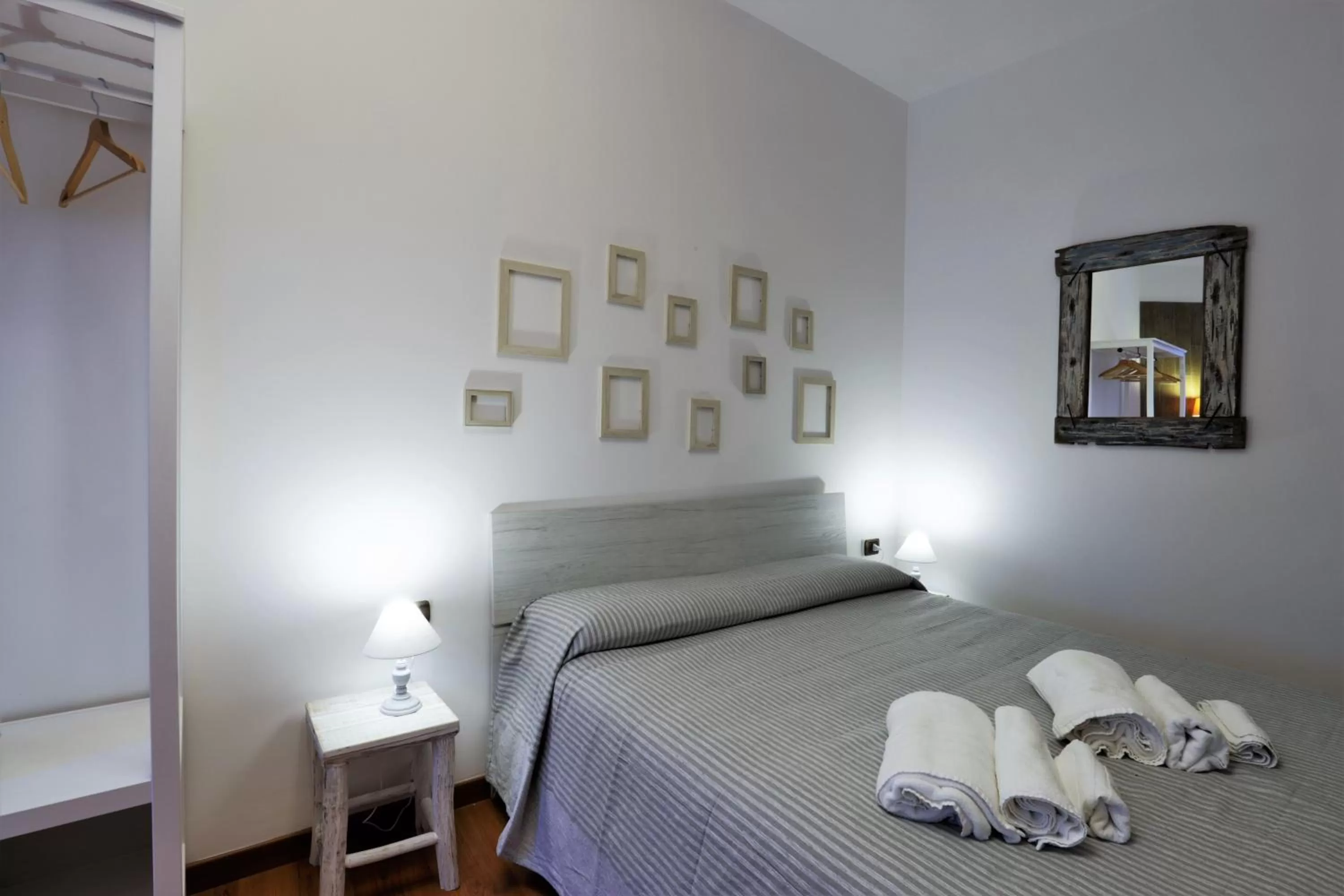 Bed in Napoli Vesuvio Apartments by Dimorra