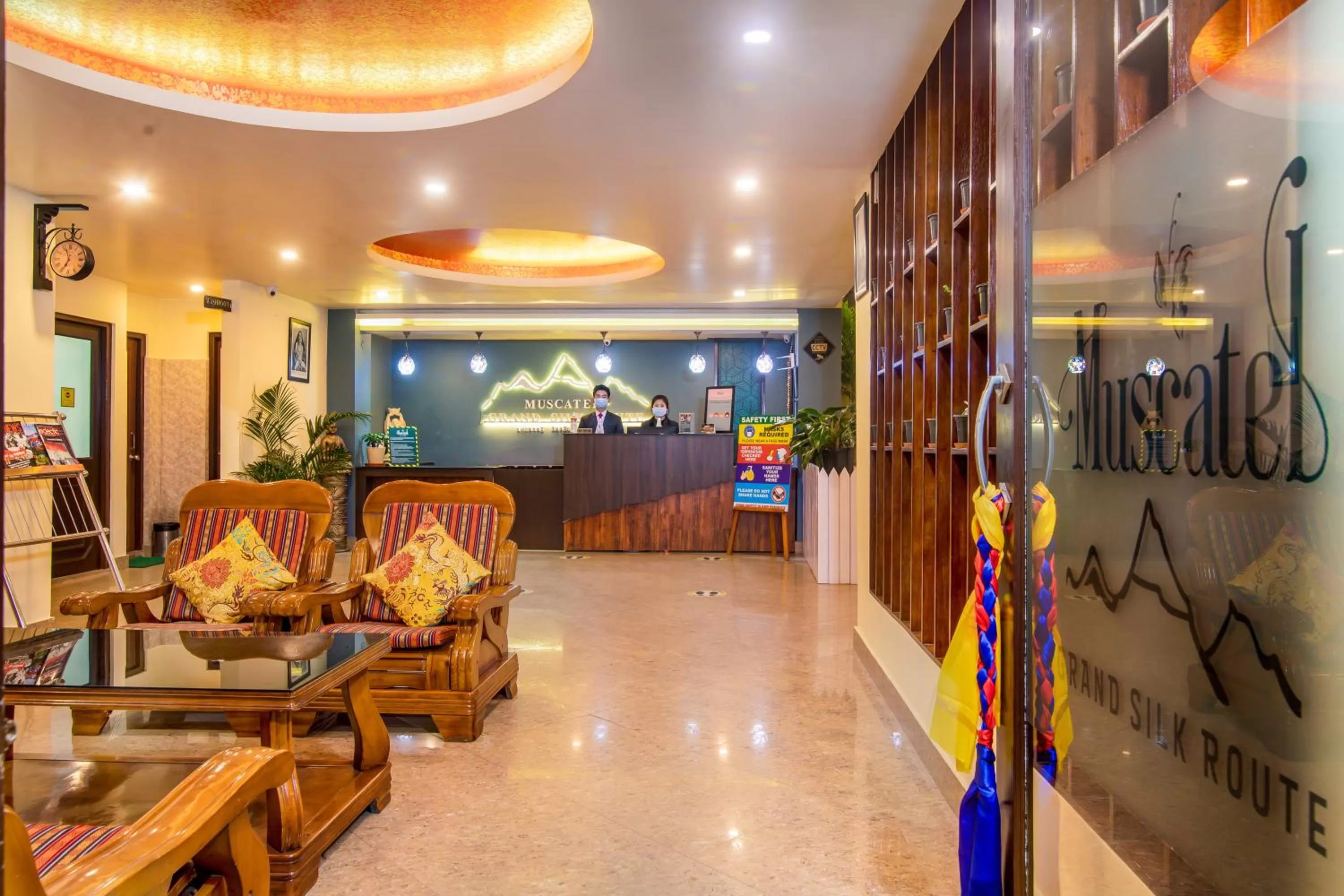 Lobby or reception in Muscatel Grand Silkroute - 300 Mts from MG Marg