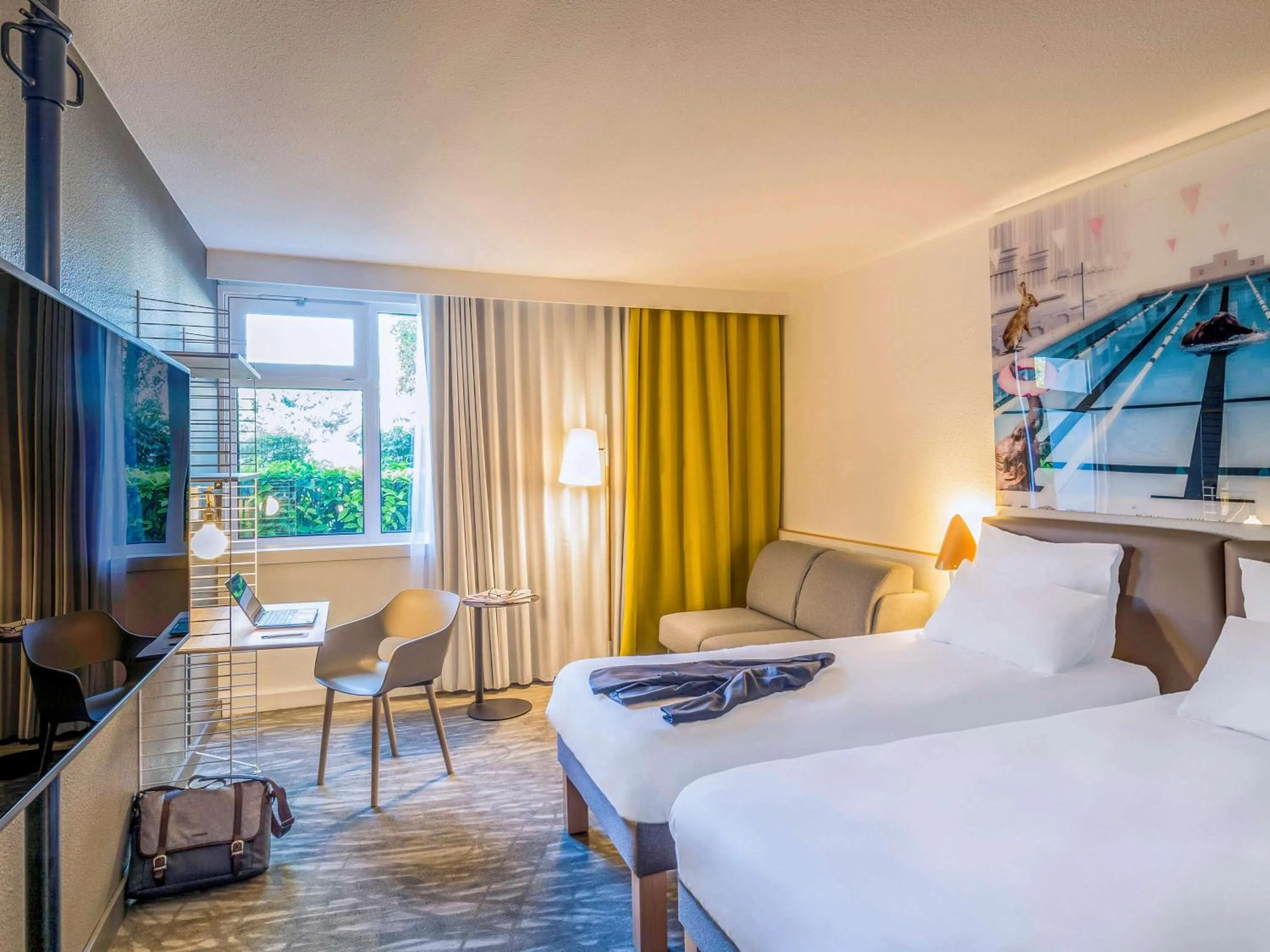 Photo of the whole room, Bed in Novotel Paris Créteil Le Lac