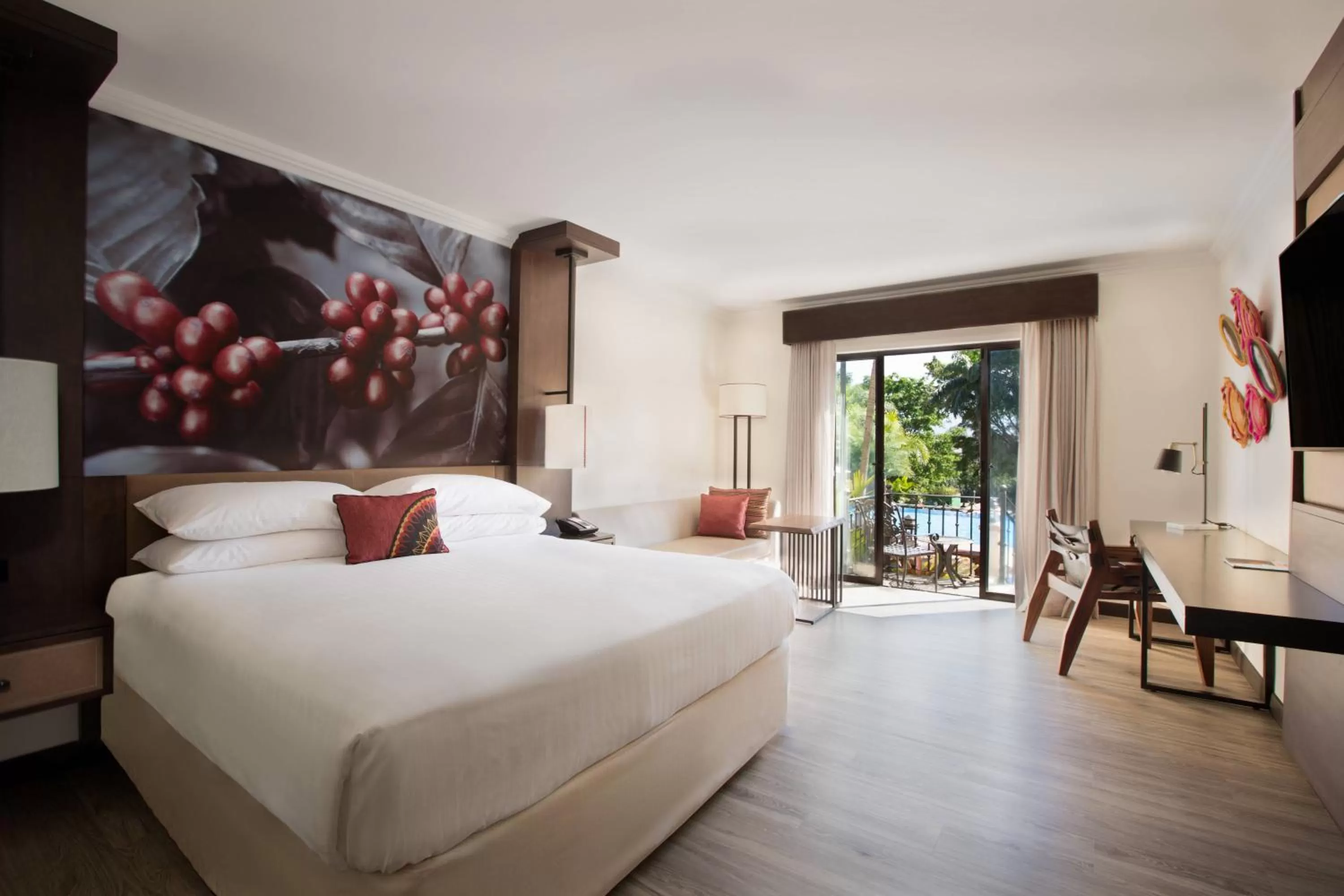 Swimming pool, Bed in Costa Rica Marriott Hotel Hacienda Belen