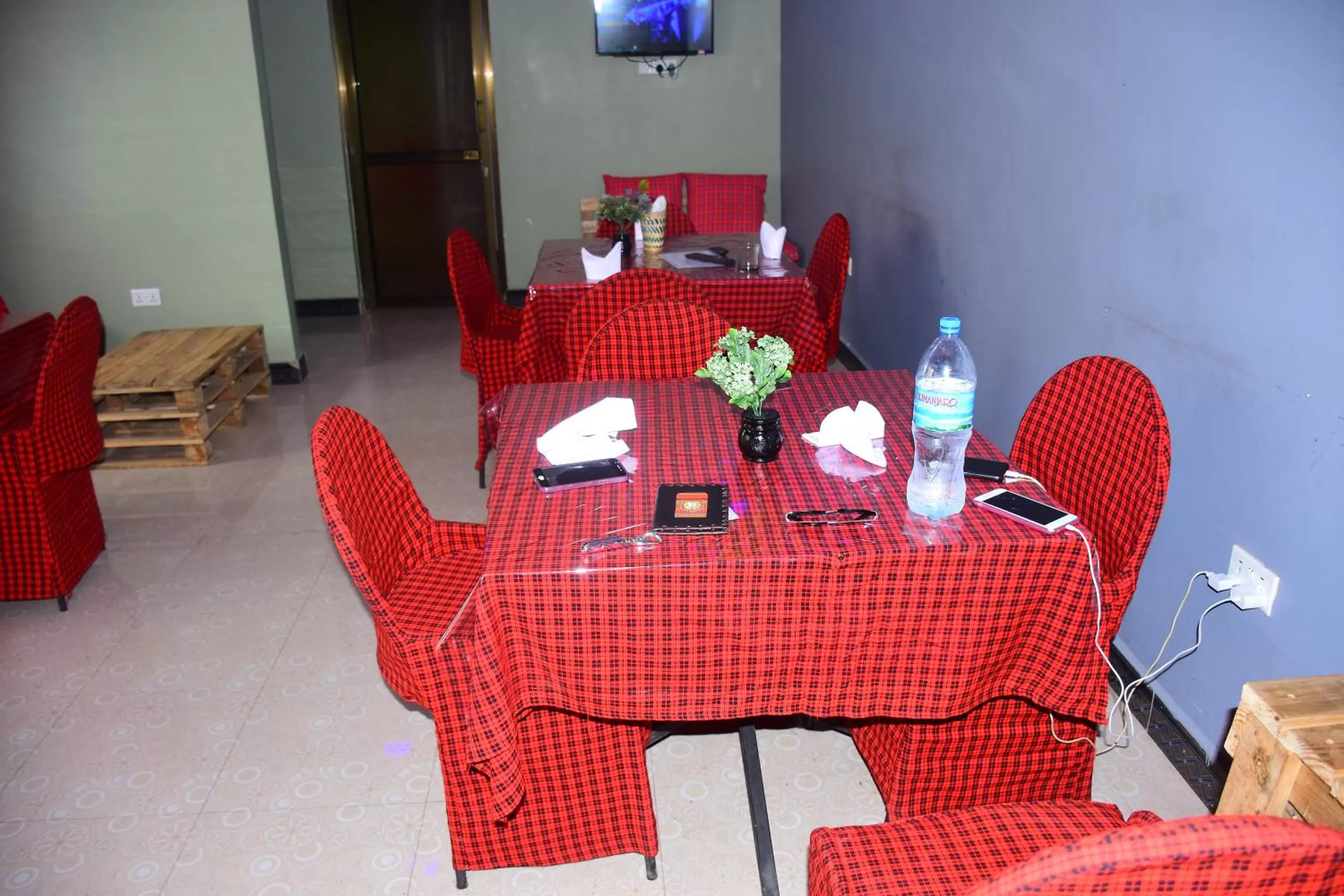 Restaurant/places to eat in Safari Park House