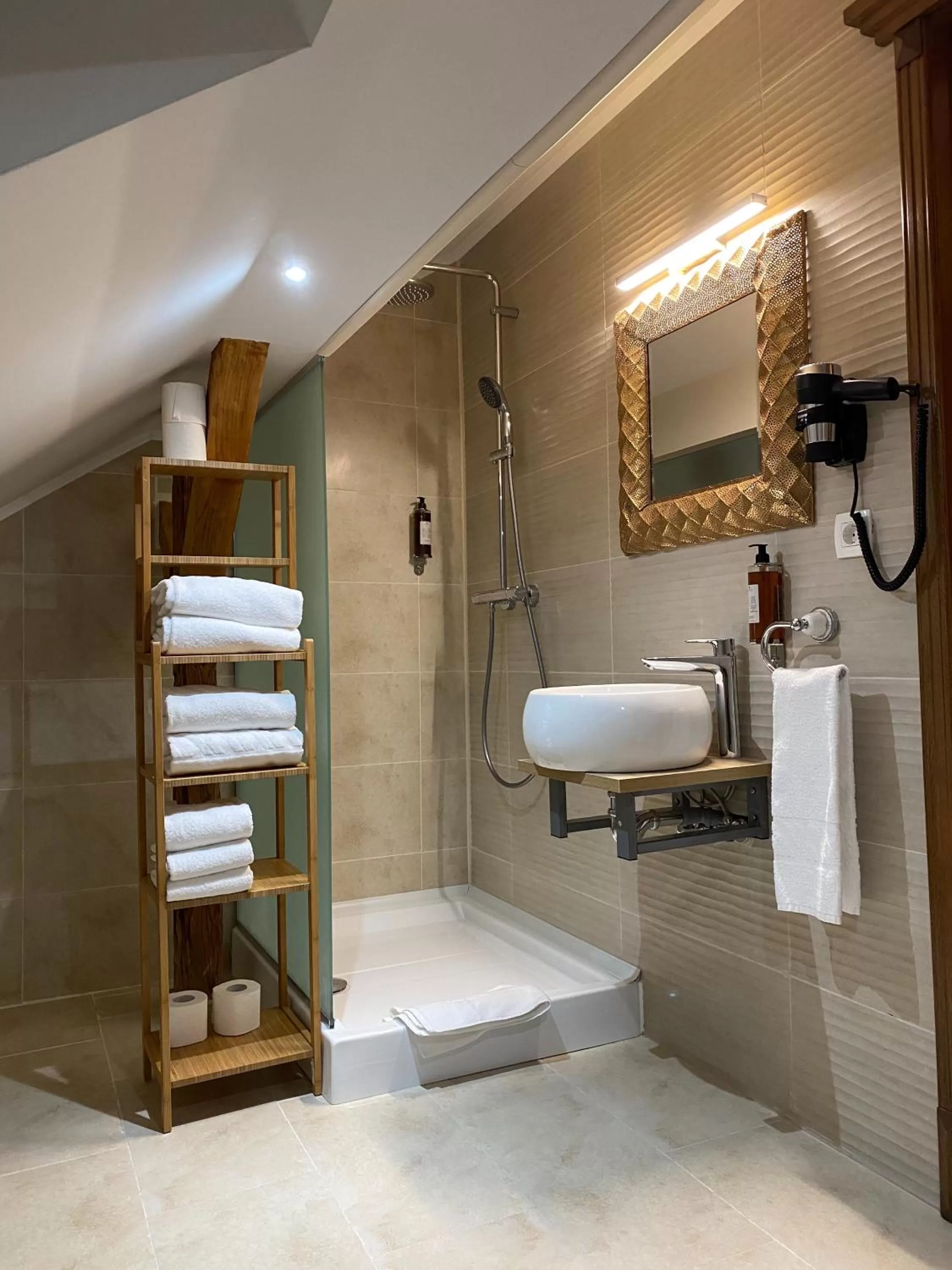 Bathroom in Nikolas Haus Central Location with Free Parking