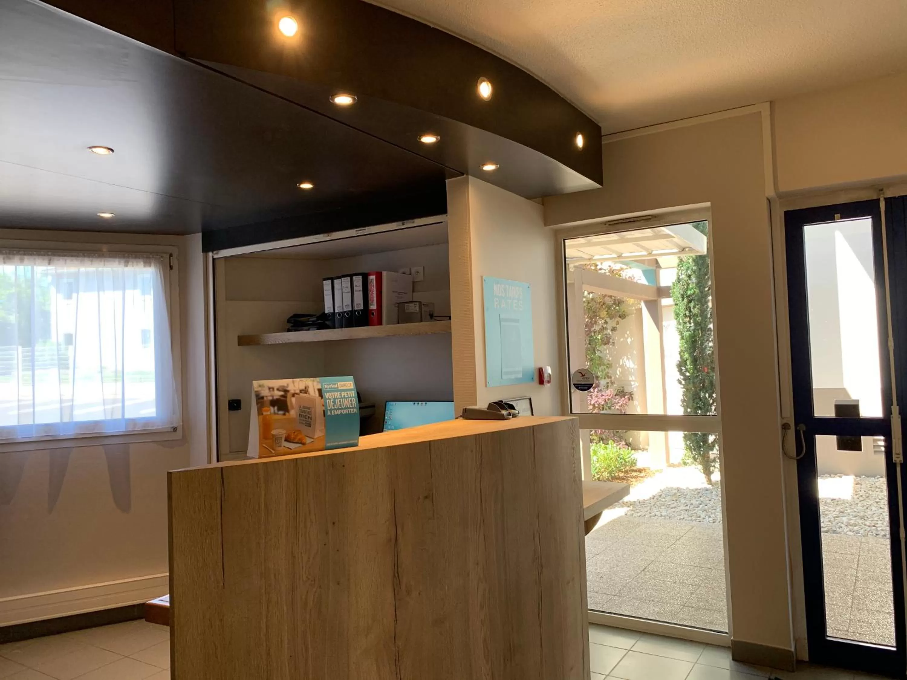 Lobby or reception in Kyriad Direct Clermont Ferrand Nord Gerzat