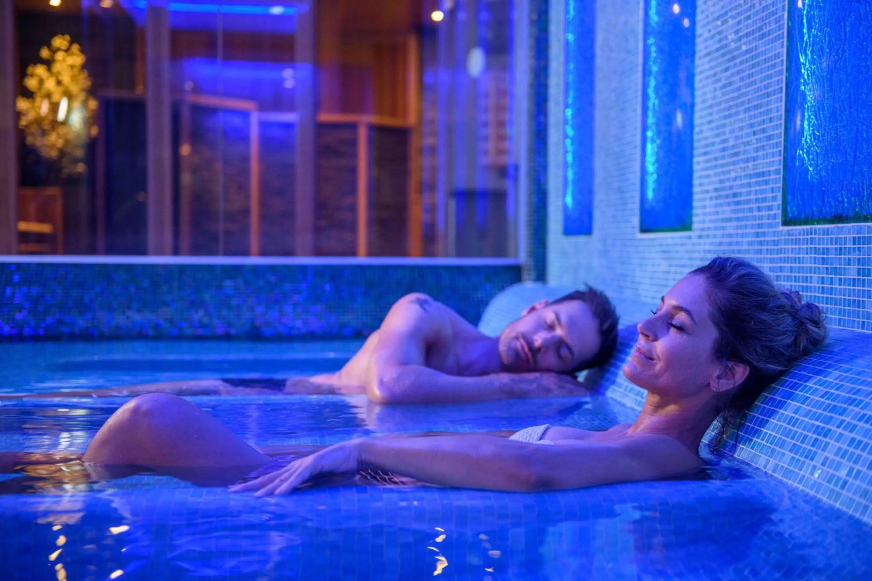 Public Bath in Hotel & Wellness Zuiver