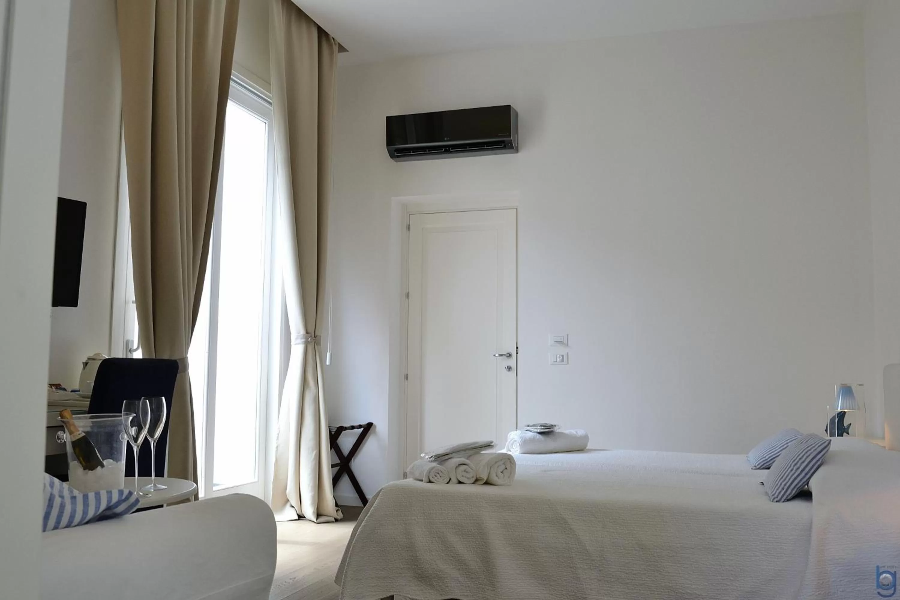 Photo of the whole room, Bed in B&b Mondello Resort