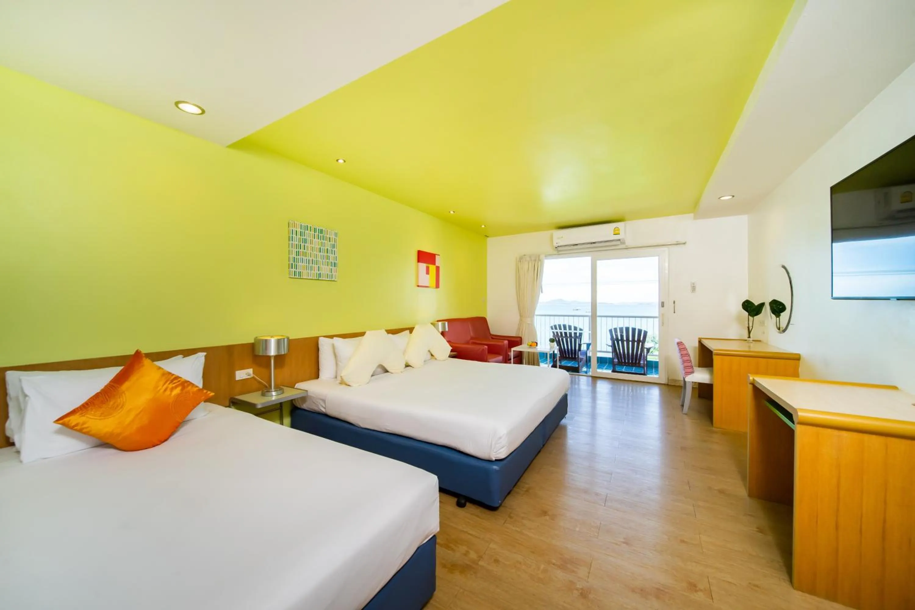 Photo of the whole room, Bed in Best Bella Pattaya