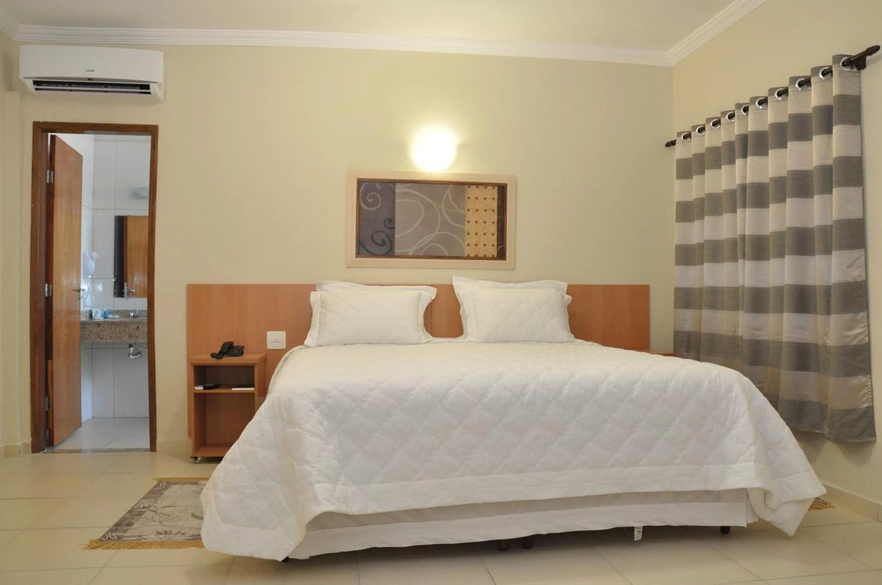 Bed in Lotus Hotel - à 6 km do Santuário de Aparecida-SP