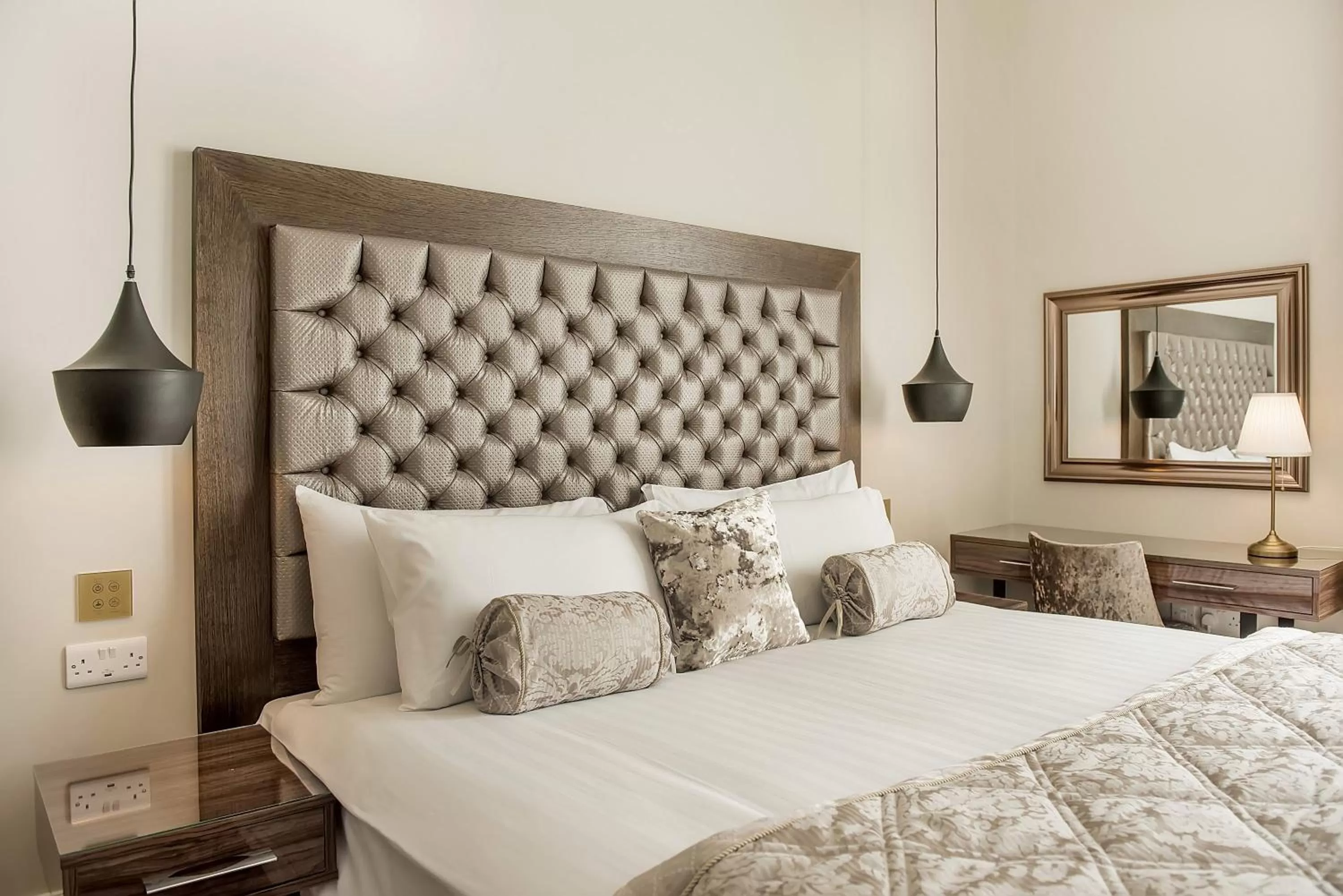 Bed in The Lansbury Heritage Hotel By Sunday - Canary Wharf London