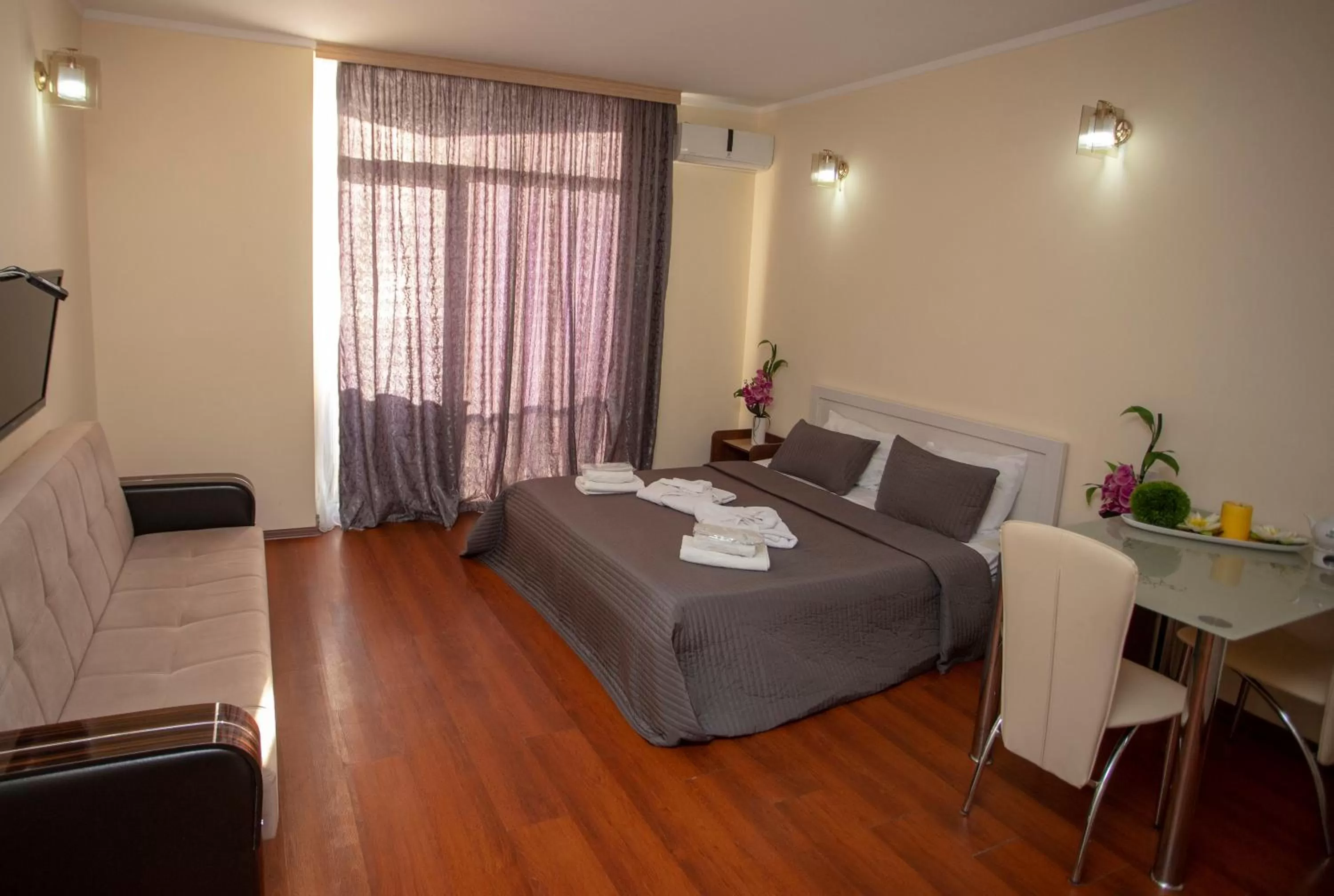 Living room, Bed in Blue Star Batumi