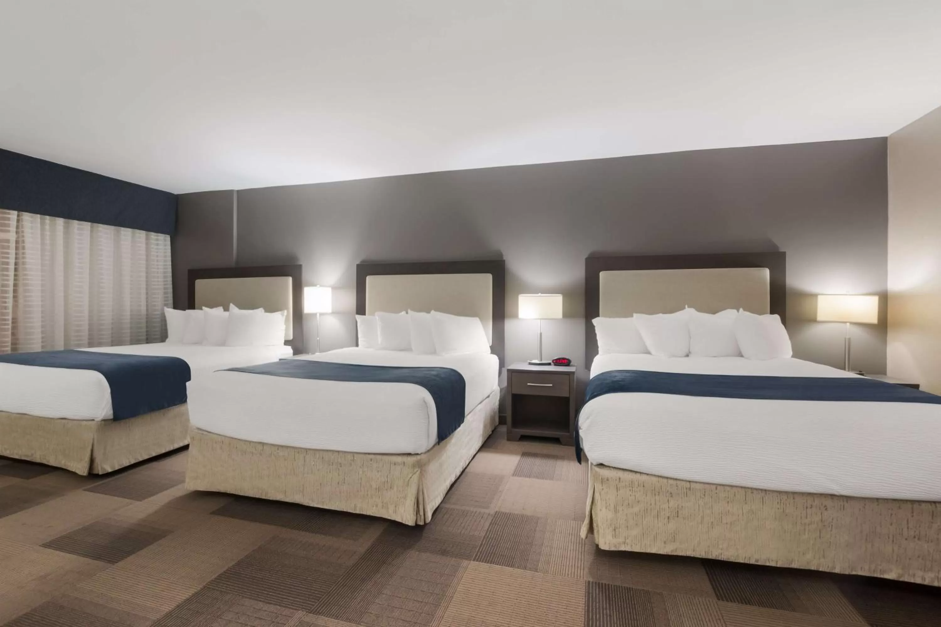 Bedroom, Bed in Best Western St Catharines Hotel & Conference Centre