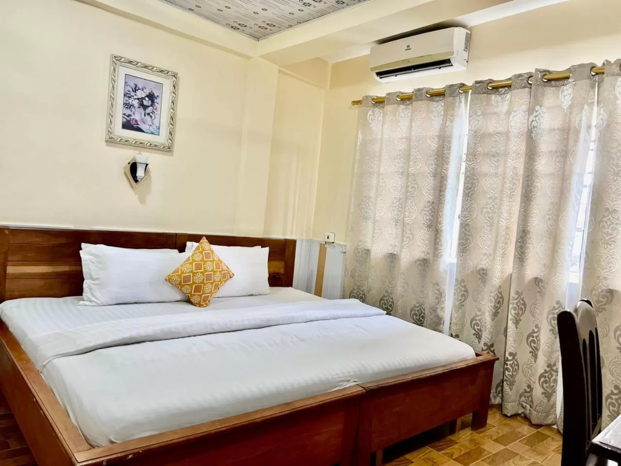 Photo of the whole room, Bed in Hans Cottage Botel