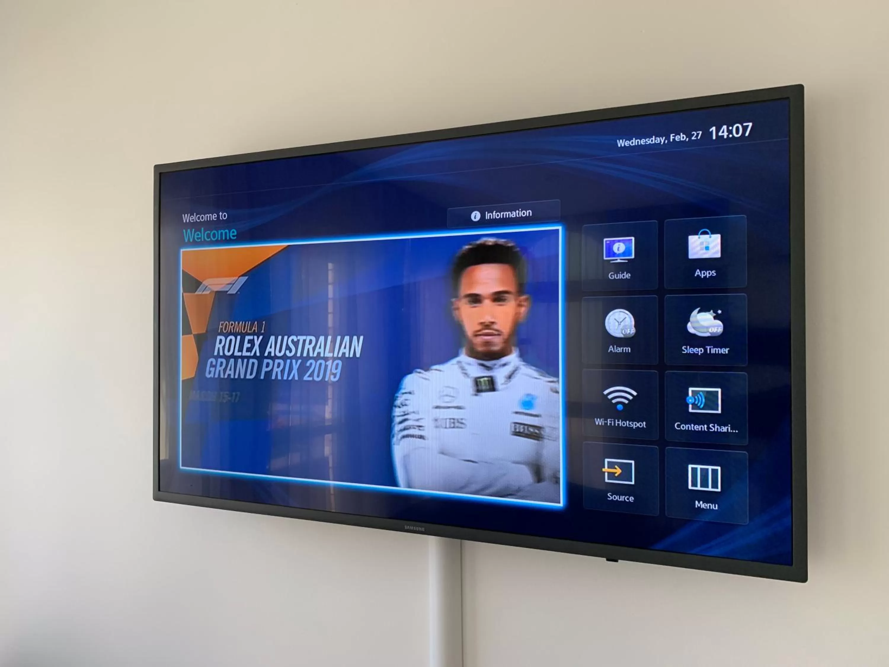 TV and multimedia in Ensenada Motor Inn and Suites