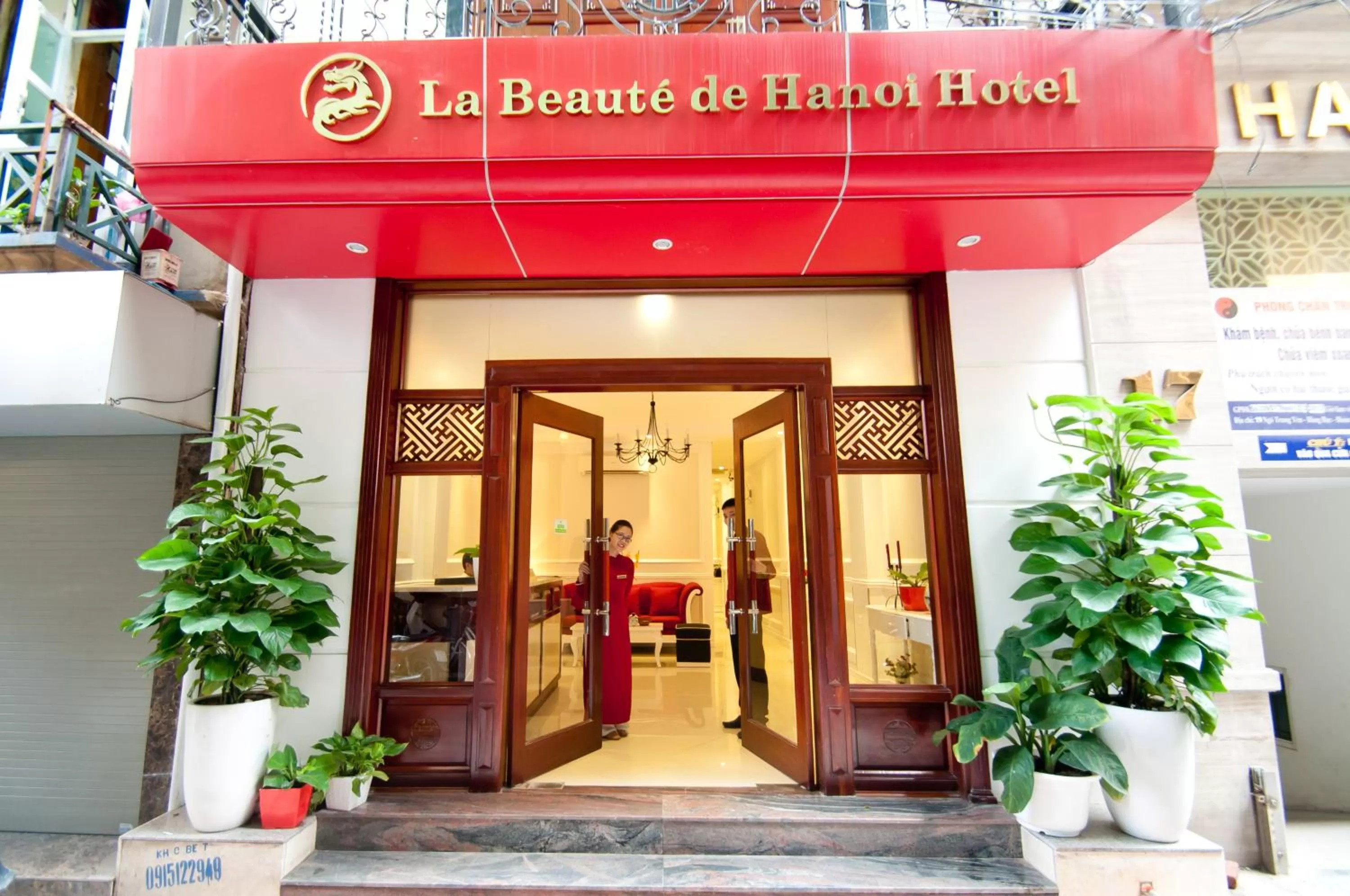 Facade/entrance in La Beaute De Hanoi Hotel