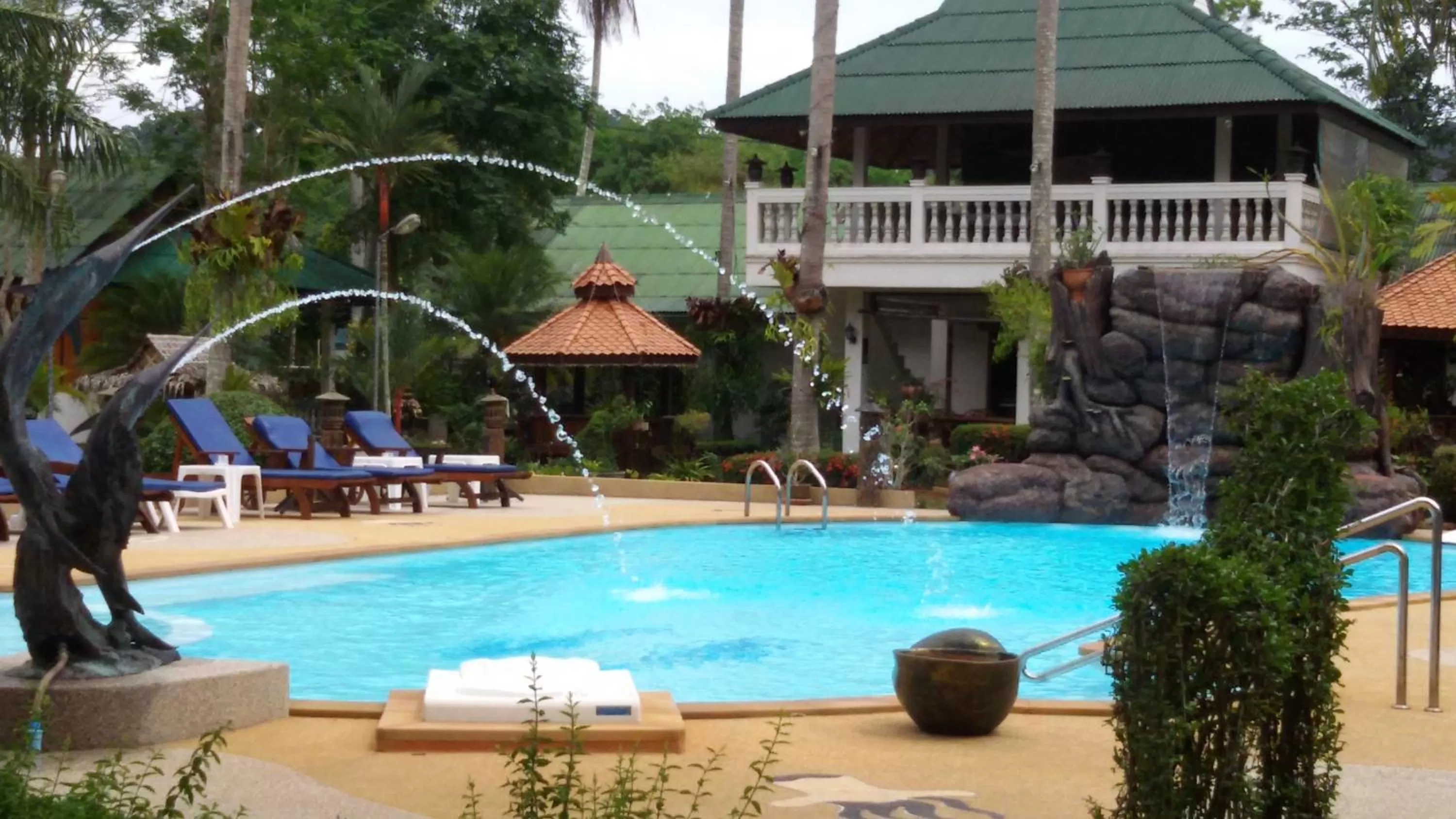 Swimming pool in Jungle Village Bungalow