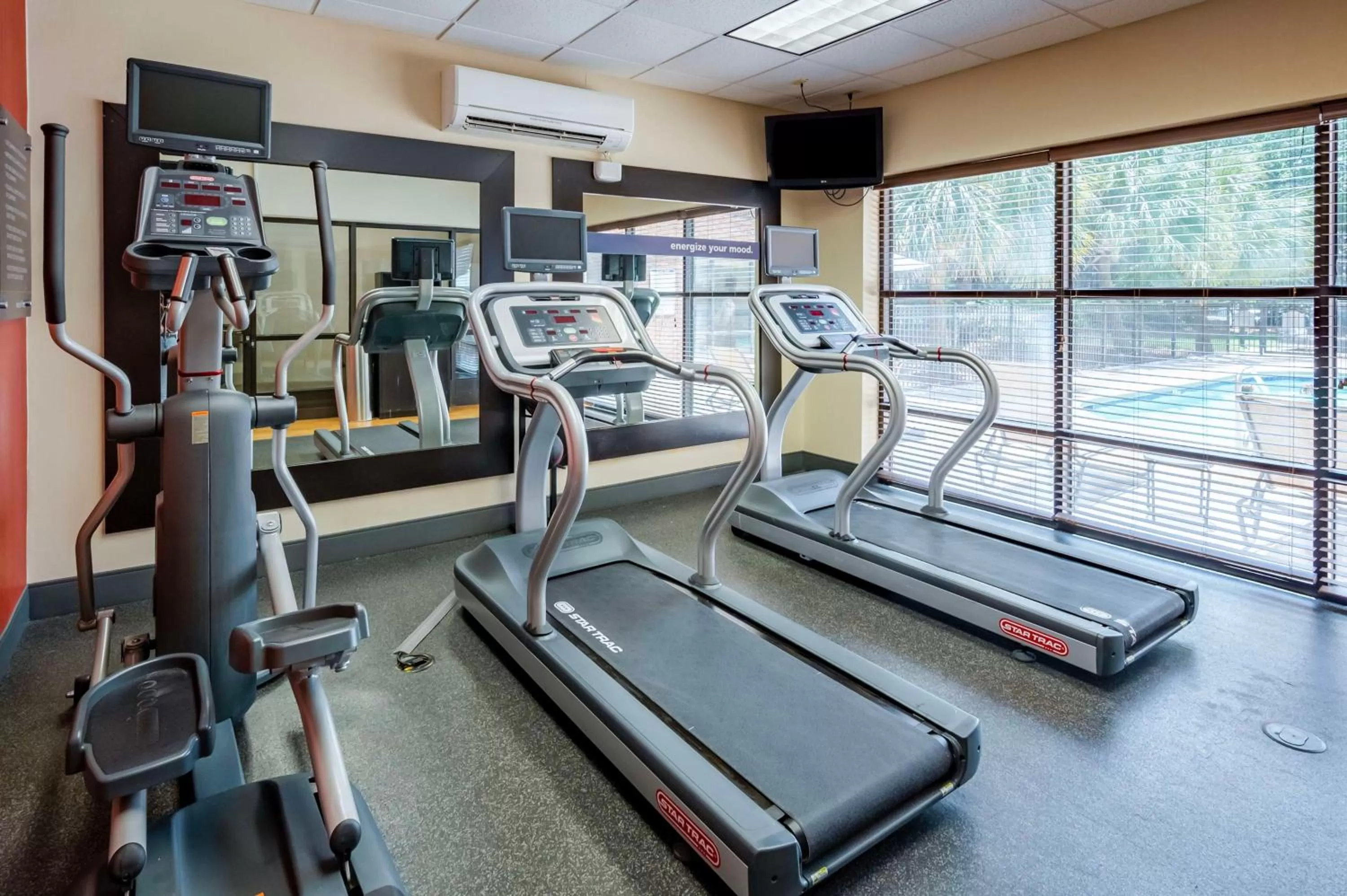Fitness centre/facilities in Hampton Inn Wilmington-Medical Park