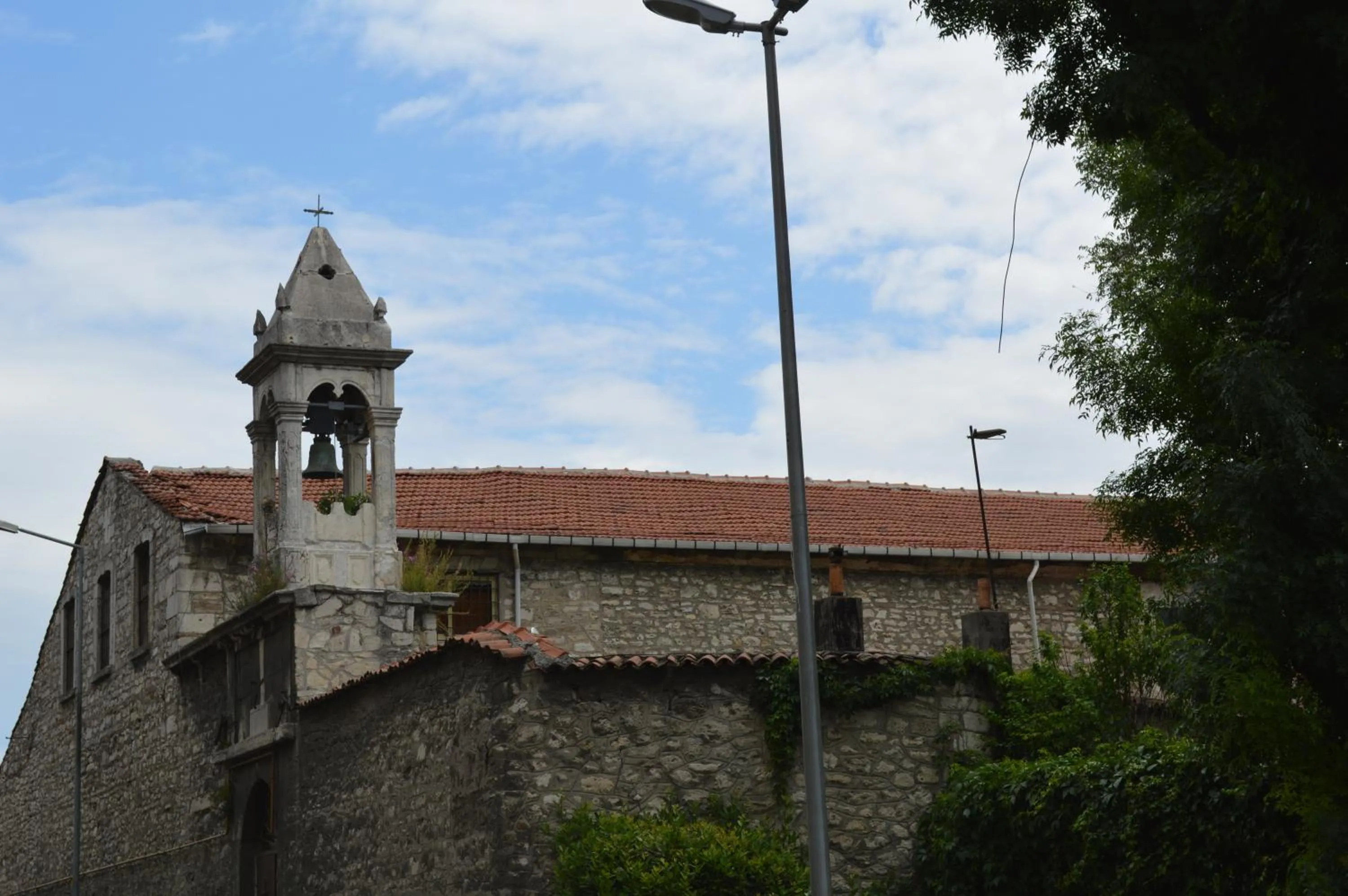 Property building in Golden Gate Hotel Topkapı