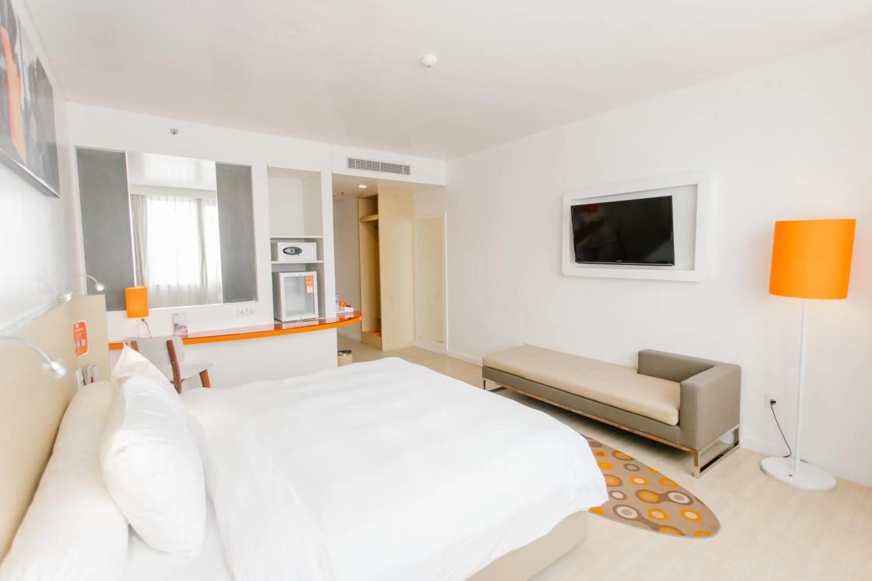 Bedroom, Bed in HARRIS Hotel Pontianak