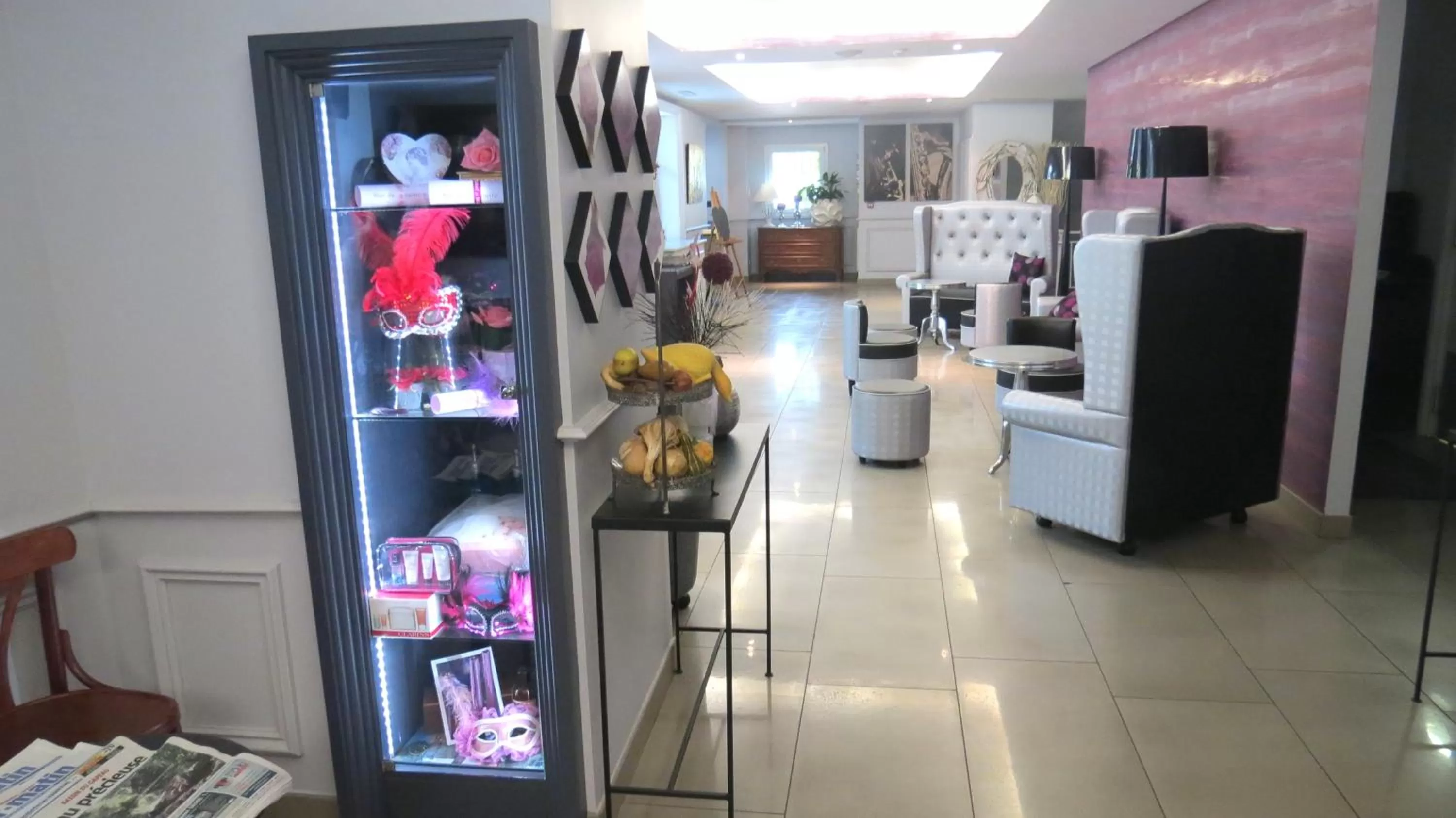 Communal lounge/ TV room in Le Mas du Lingousto