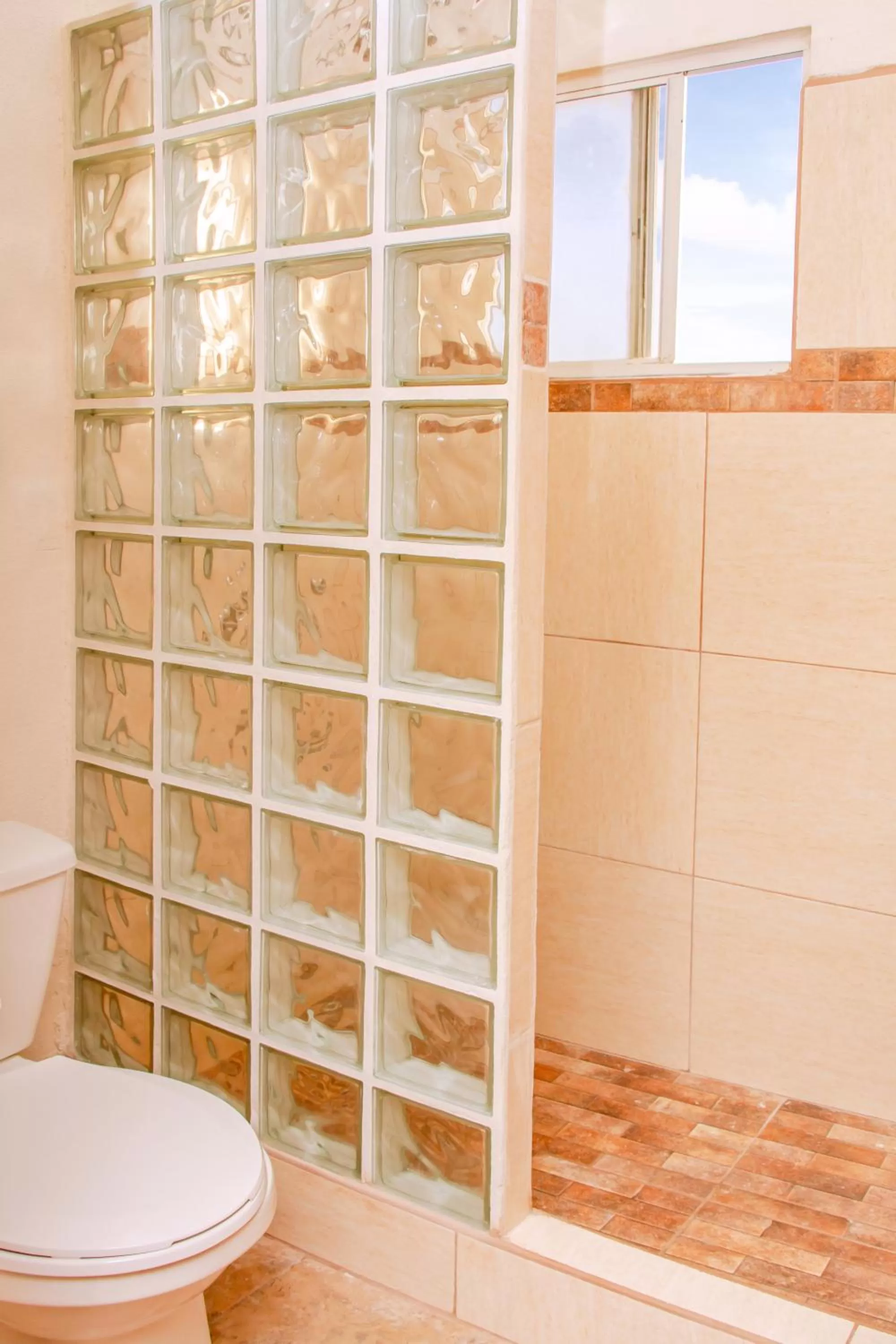 Shower in Mayan Princess Hotel