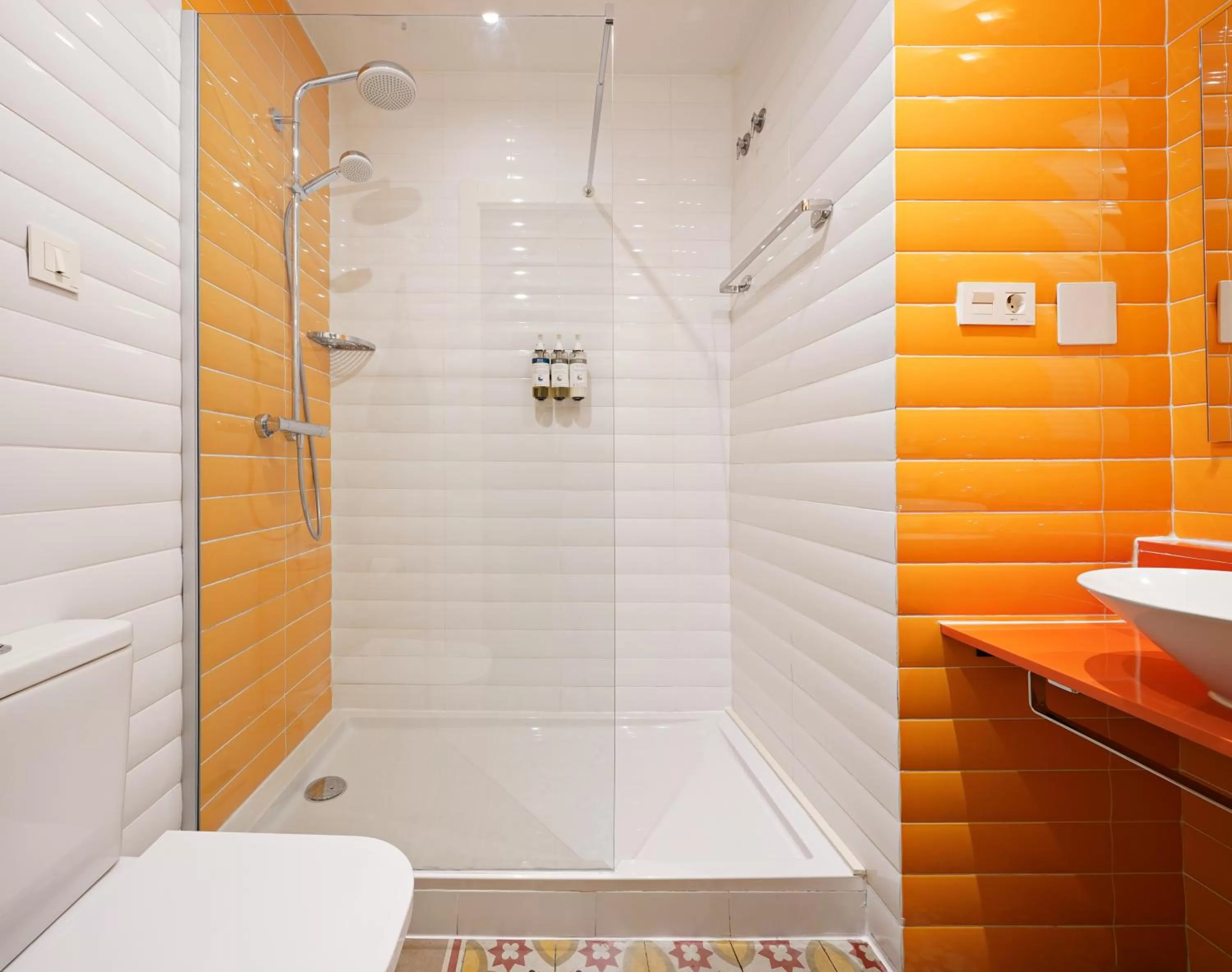 Bathroom in Numa Barcelona Roca