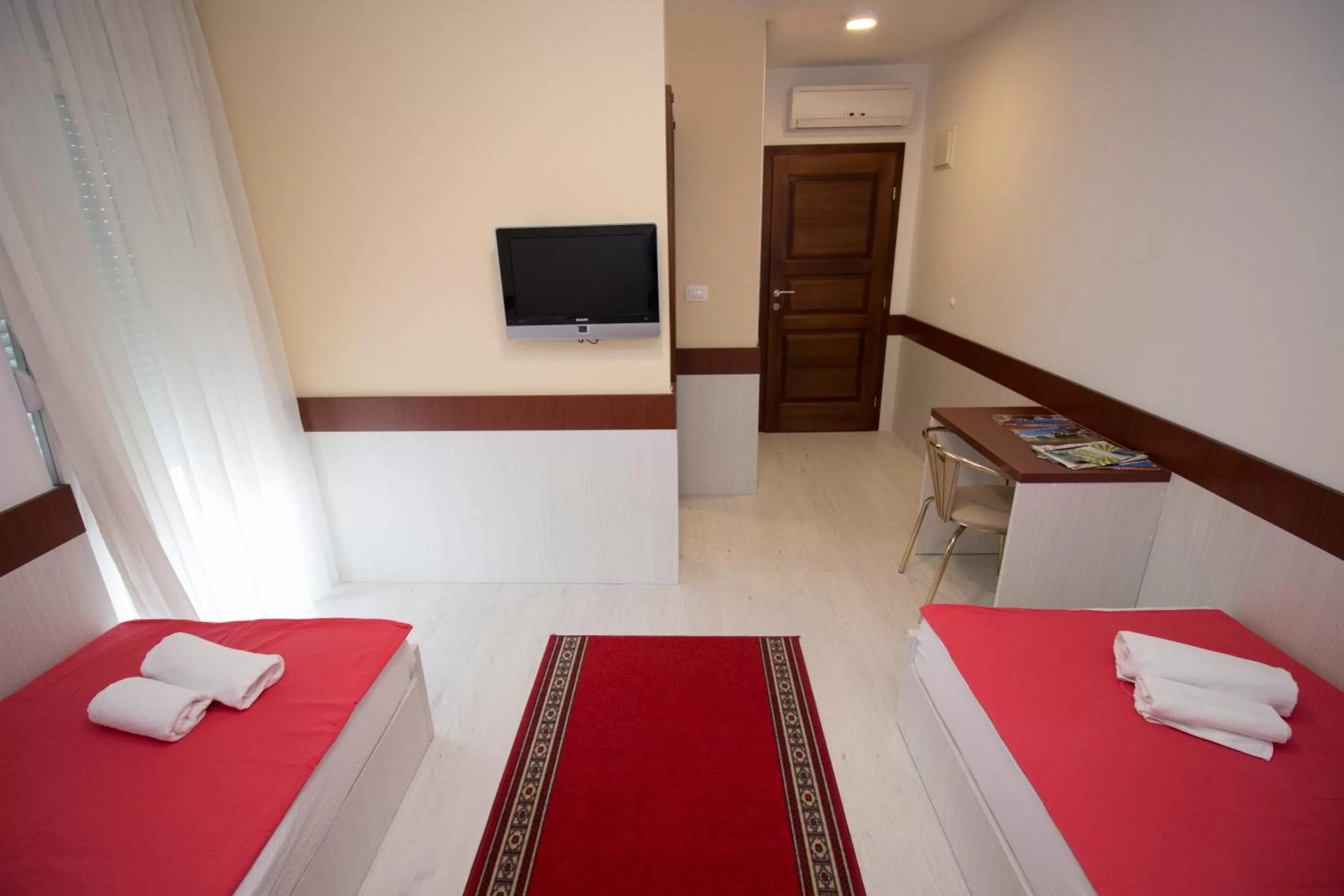 TV/Entertainment Center in Villa Bojcic