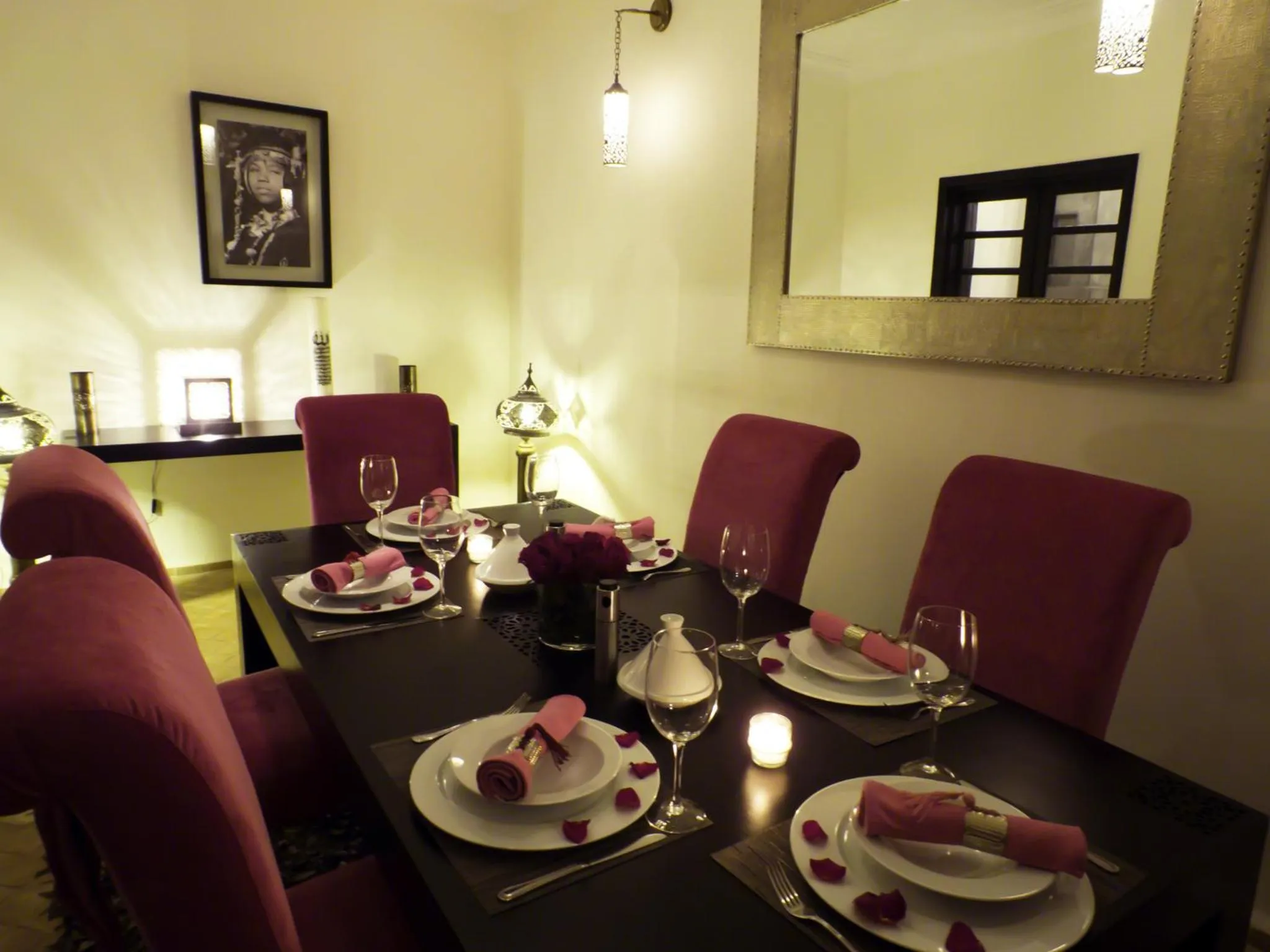 Restaurant/places to eat in Ryad Amiran & Spa