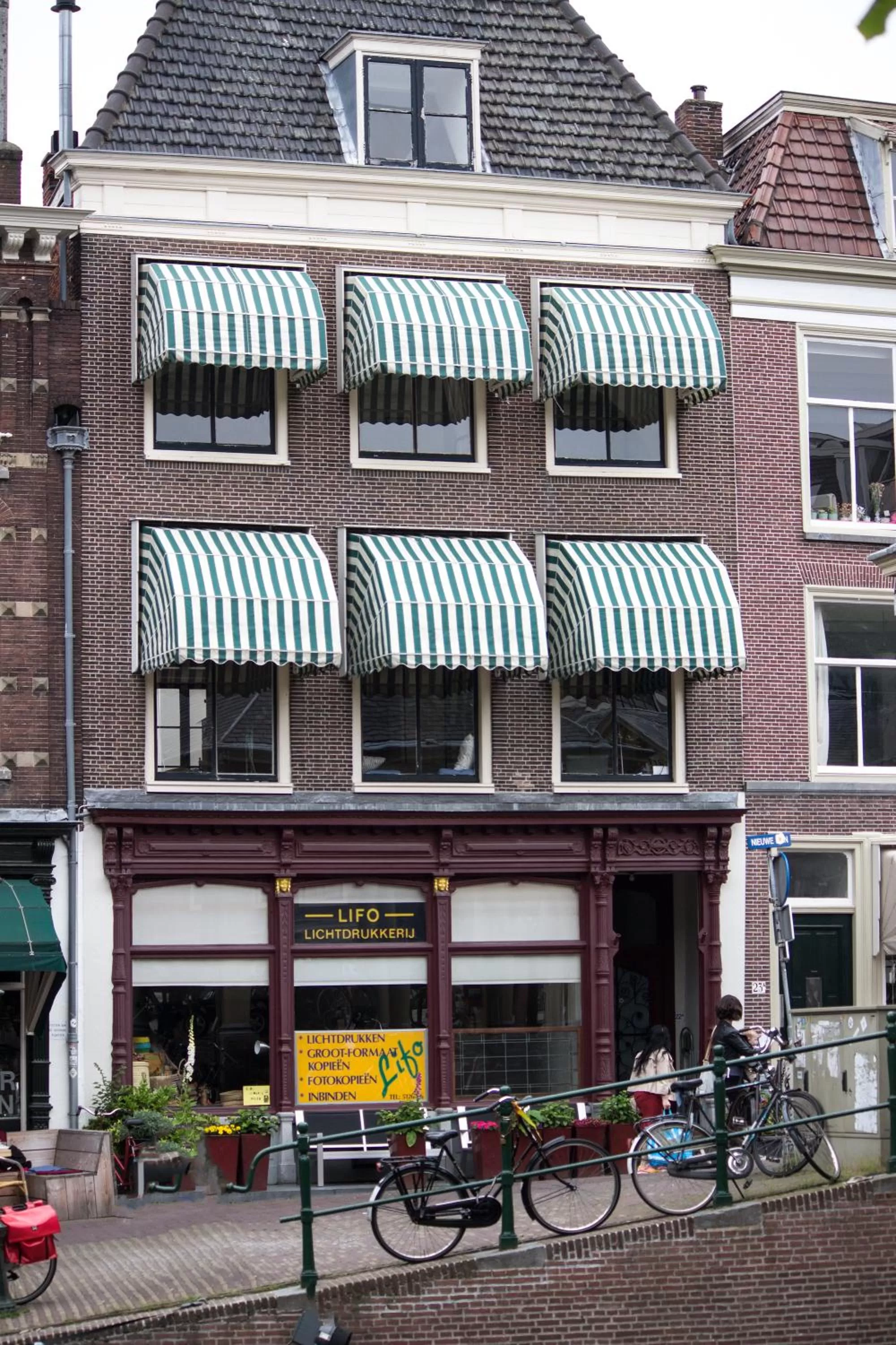 Property building in NR22 Leiden