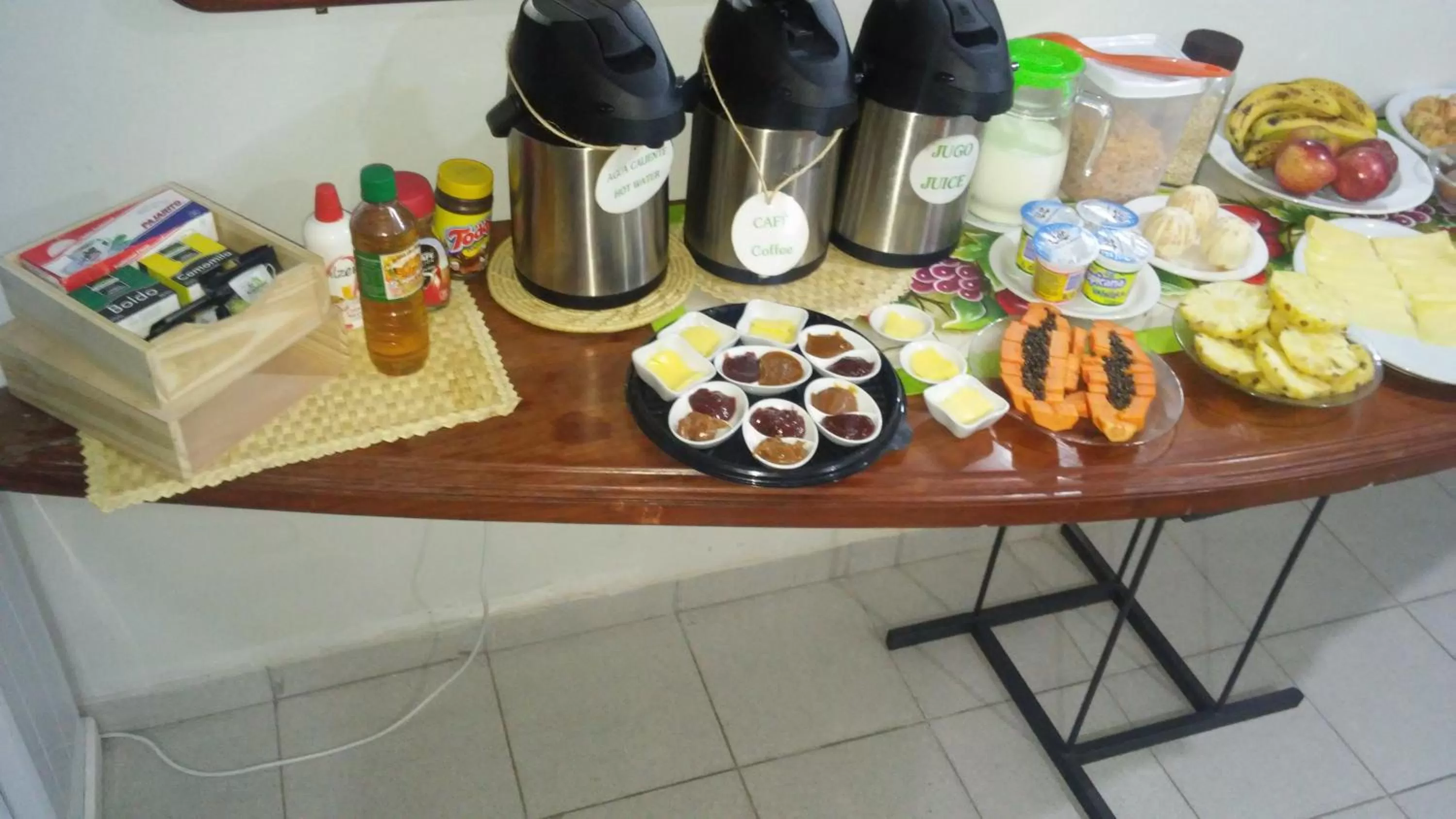 Coffee/tea facilities in Madame Lynch Hotel Asuncion