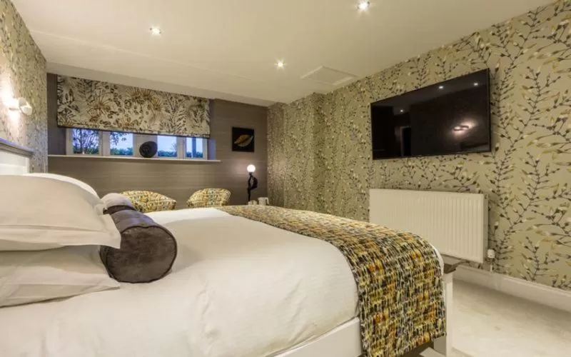 Photo of the whole room, Bed in Applegarth Villa Hotel & Restaurant (Adult Only)