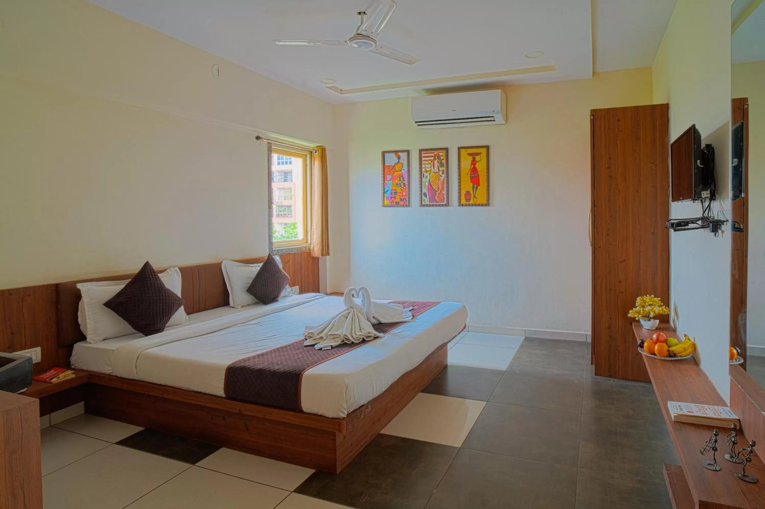 TV and multimedia, Bed in Hotel Naman