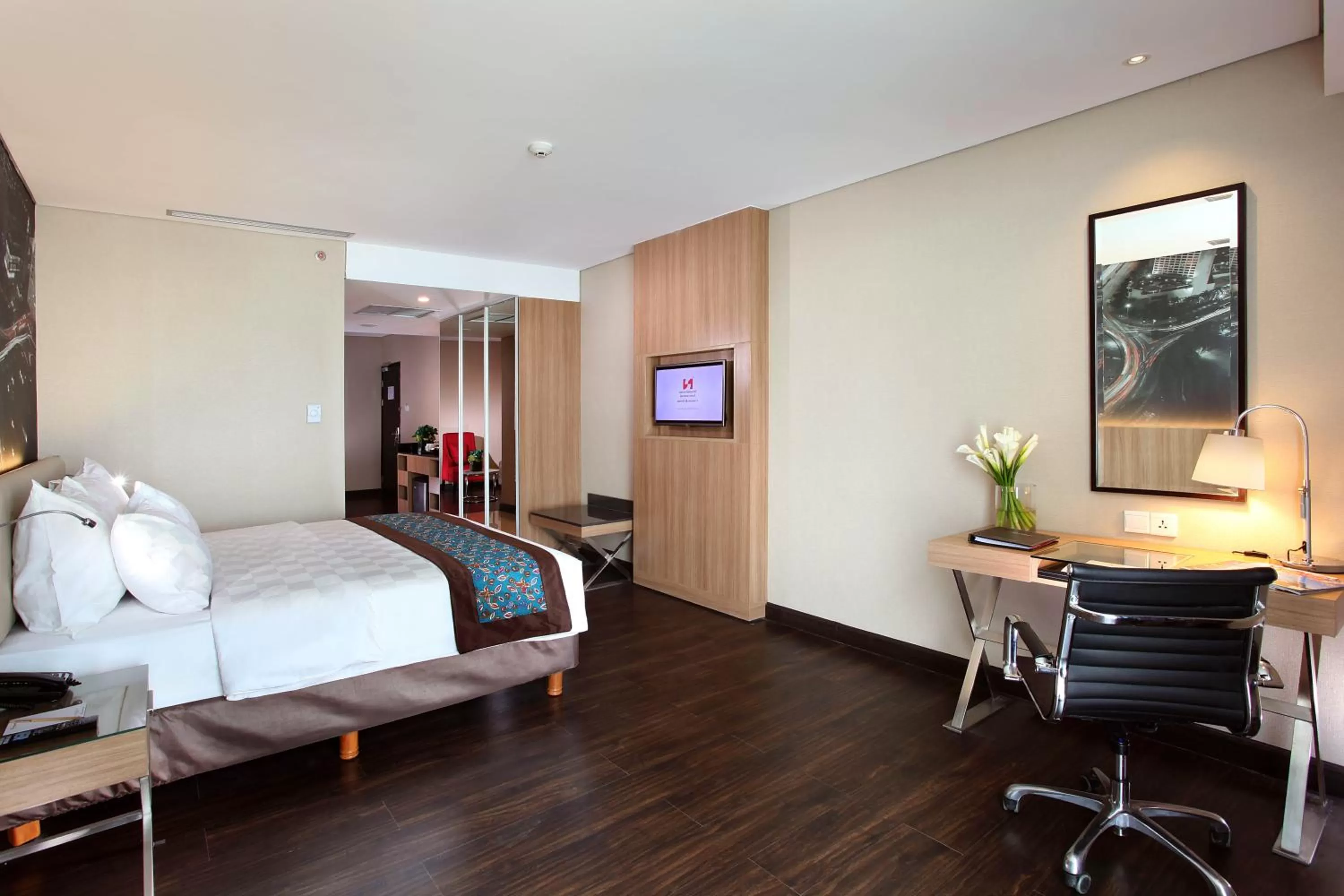 Bedroom, Bed in Swiss-Belhotel Airport Jakarta