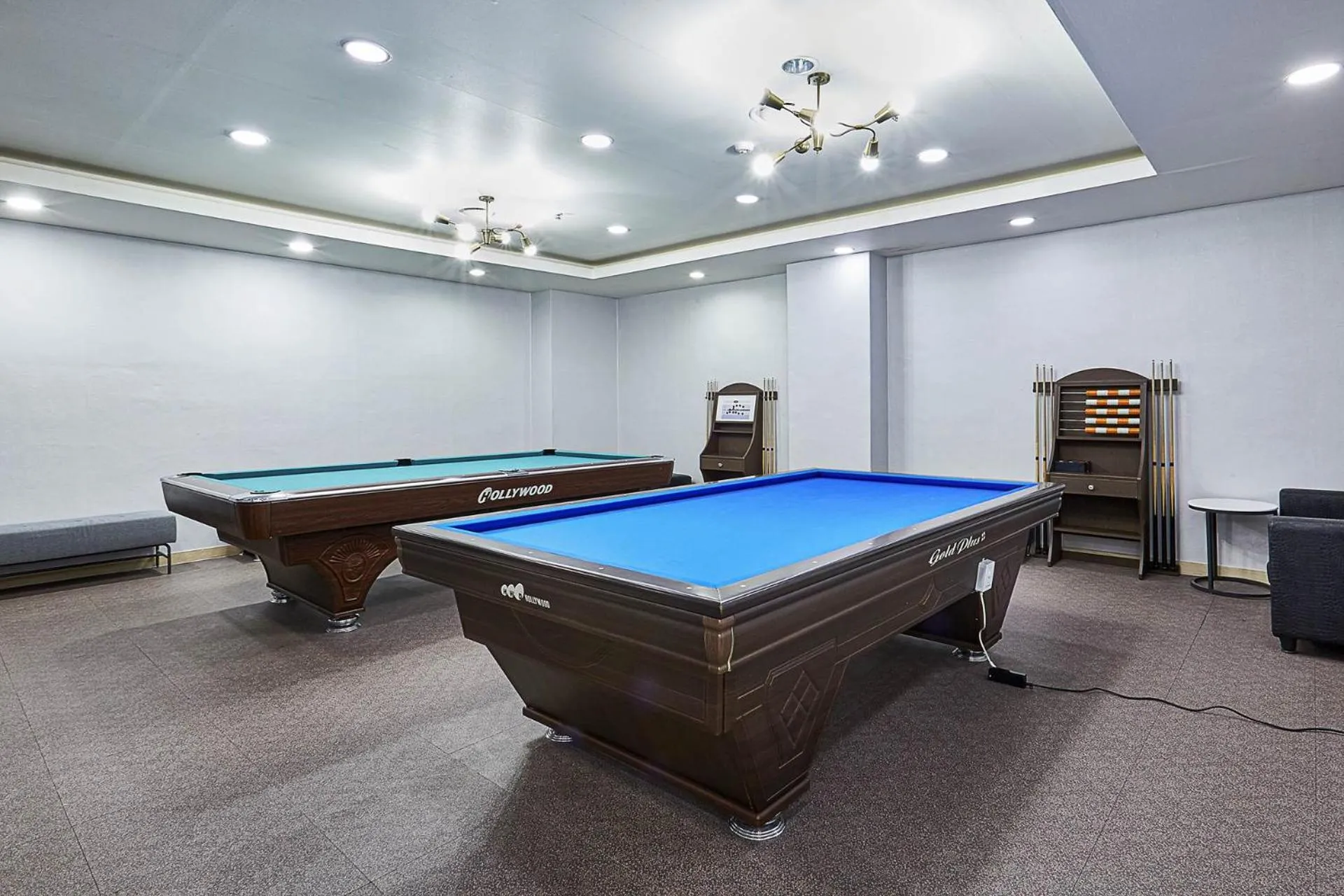 Billiard, Billiards in Central Plaza Hotel