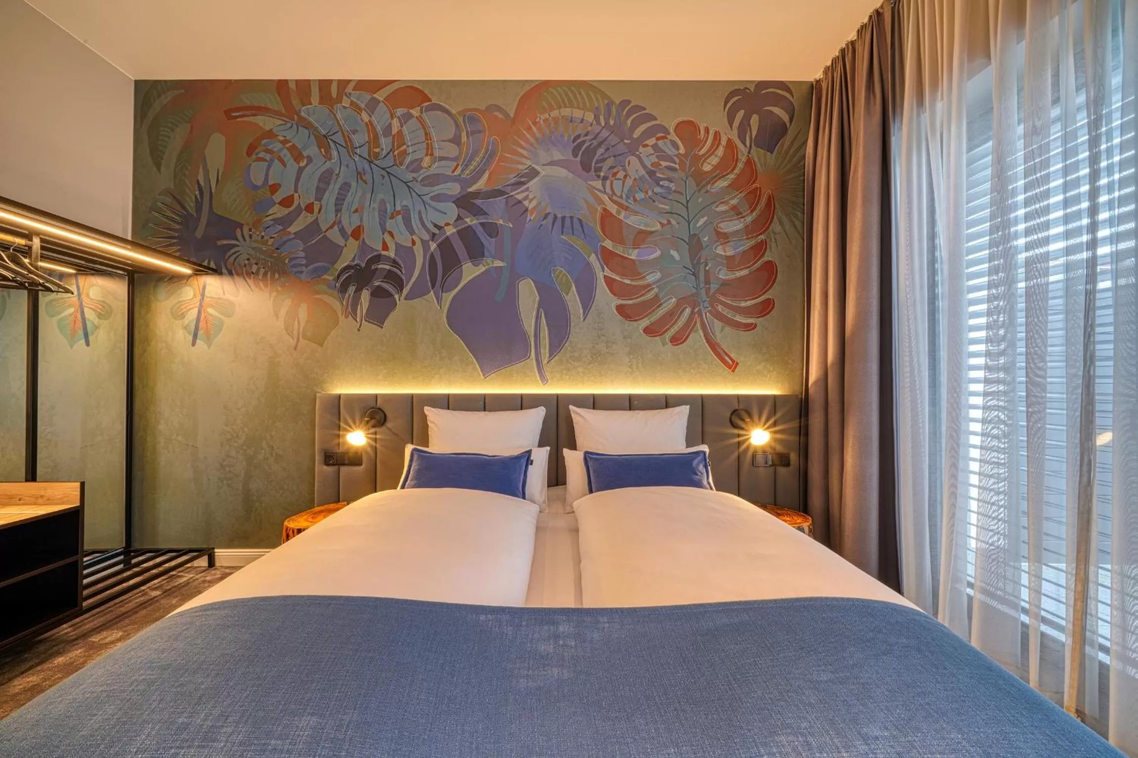 Photo of the whole room, Bed in NYCE Hotel Bonn