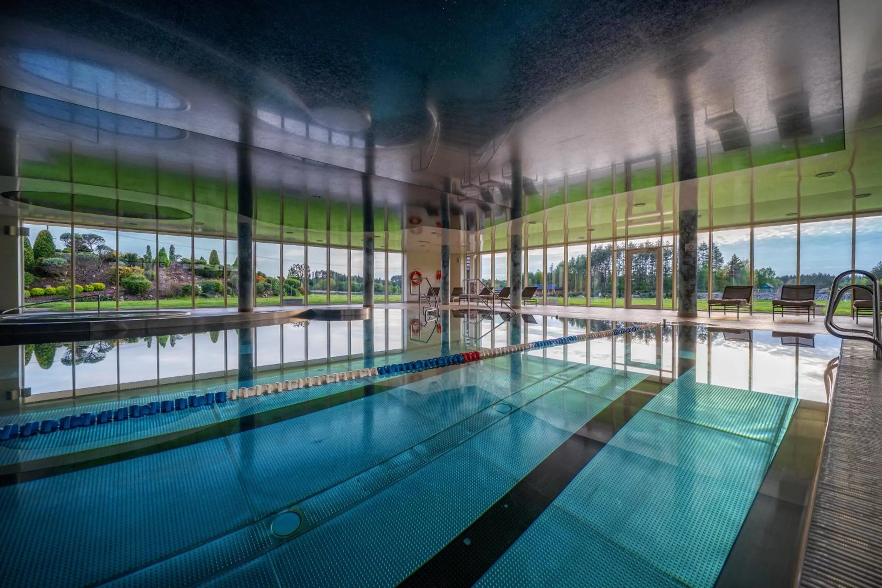 Swimming pool in Hotel Kiston