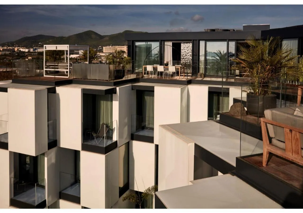 Balcony/Terrace in Sir Joan Hotel, part of Sircle Collection