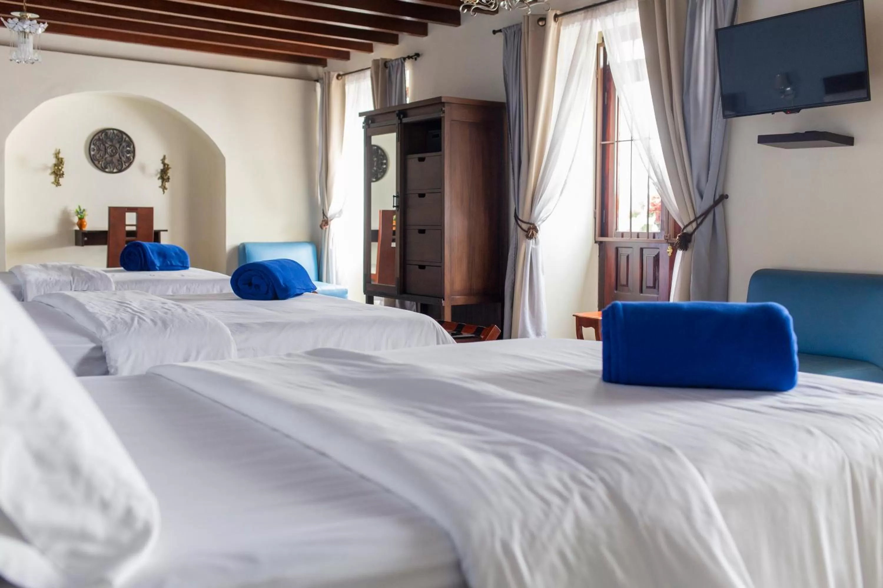 Photo of the whole room, Bed in Hotel Colonial San Agustin