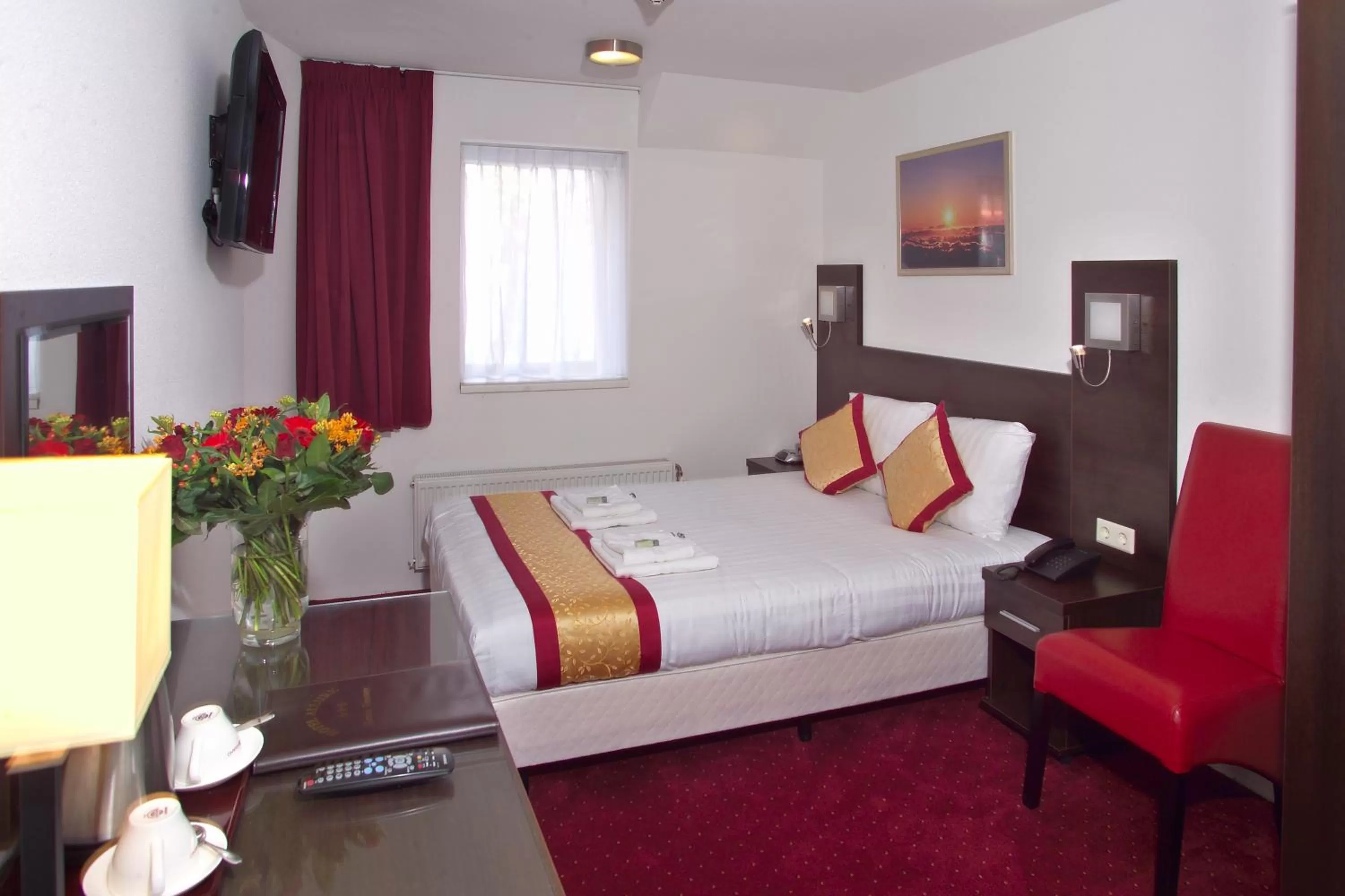 Bedroom, Bed in Hotel Allure