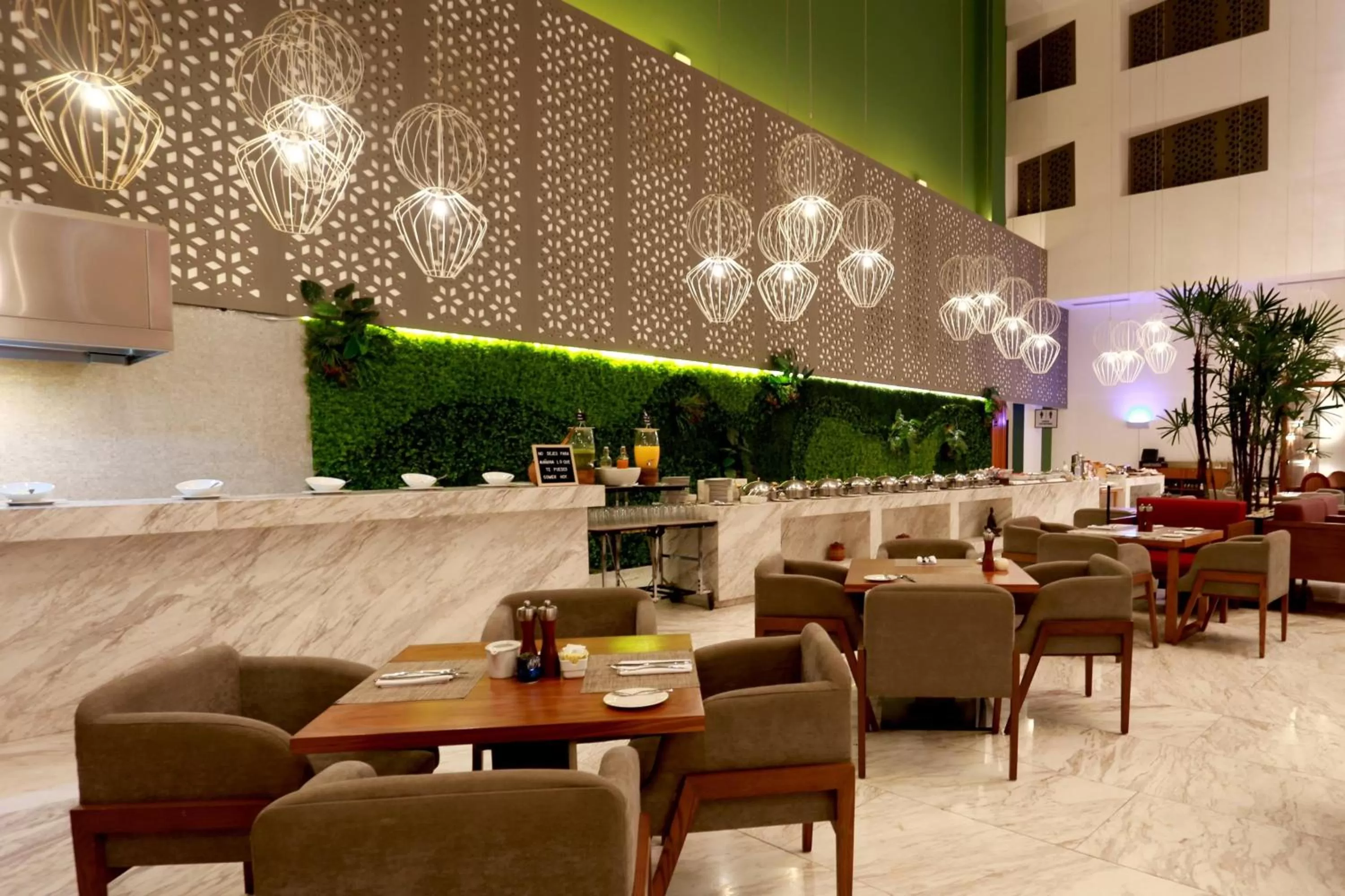 Restaurant/places to eat in Wyndham Monterrey Ambassador Centro