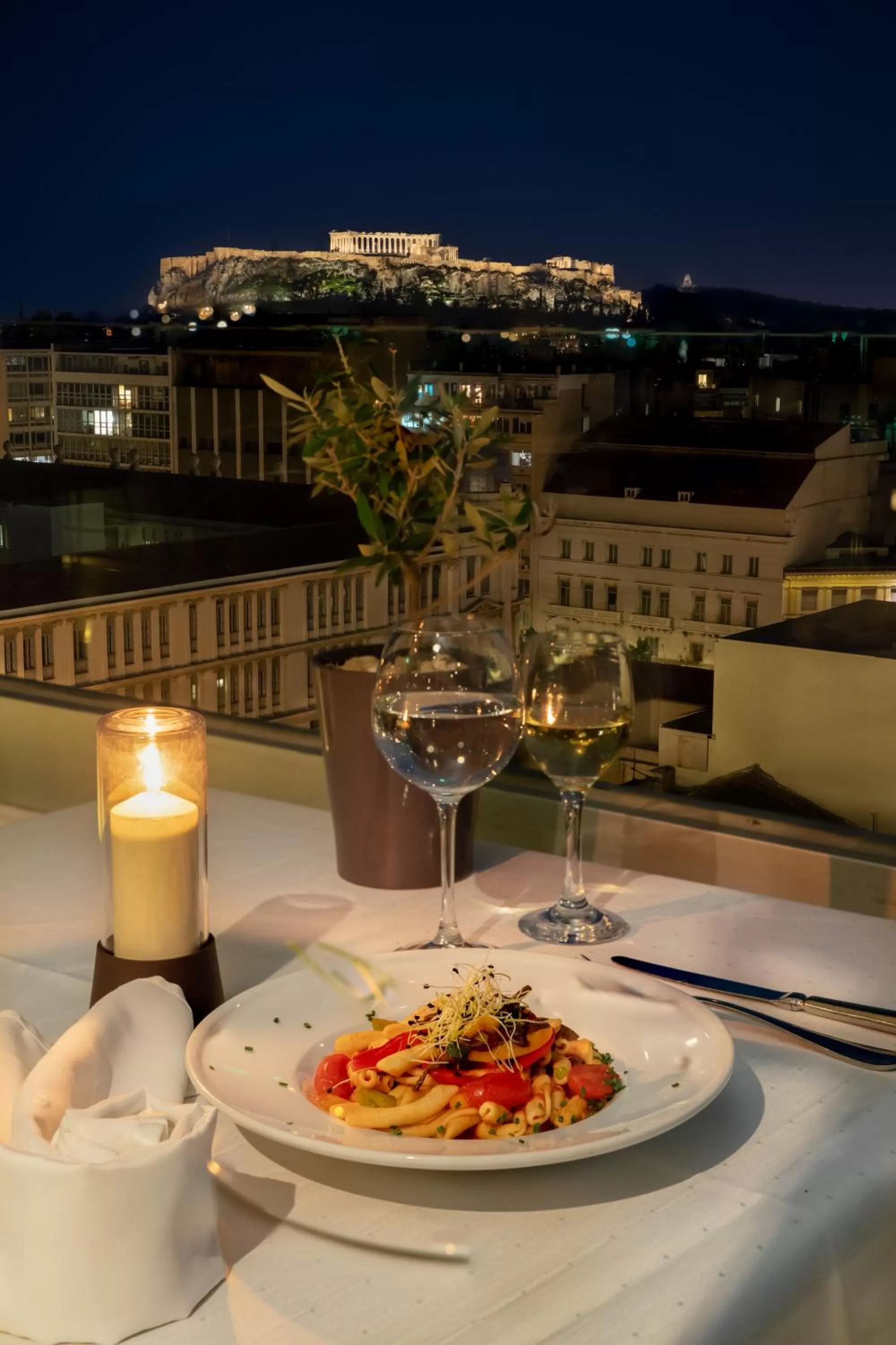 Restaurant/places to eat in Titania Hotel