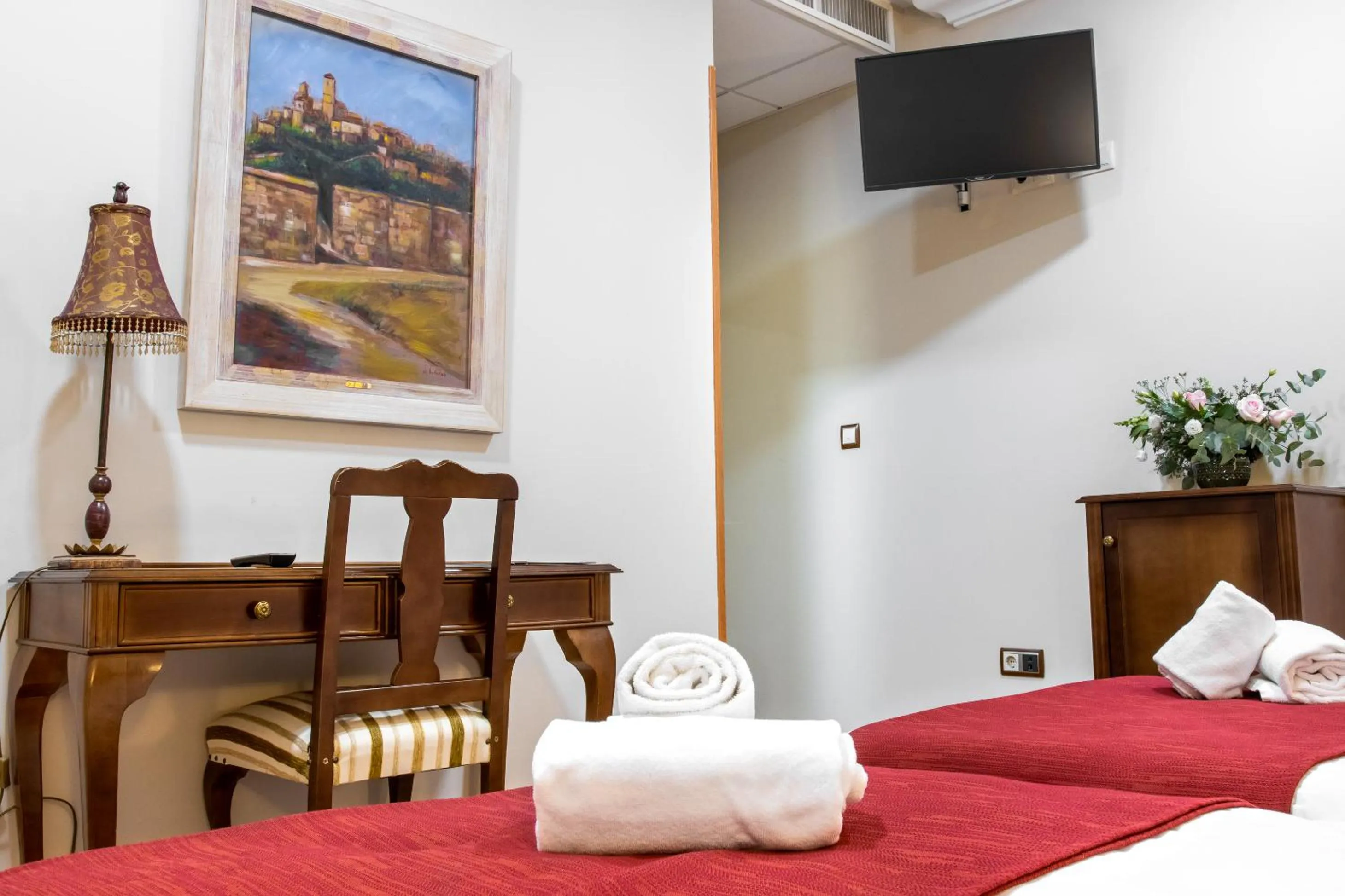 Patio, Bed in Hotel Reina Cristina